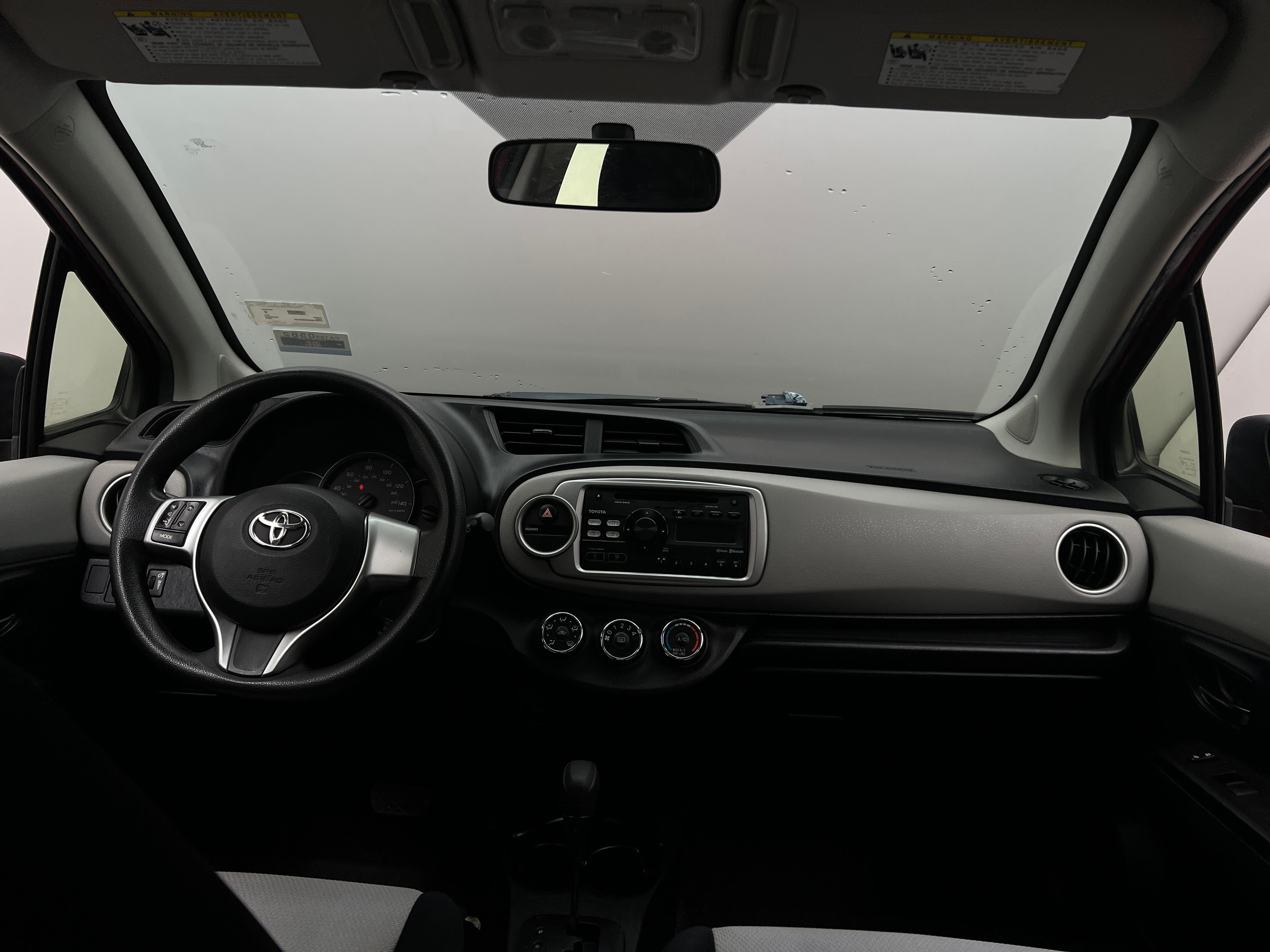 2013 Toyota Yaris LE 3