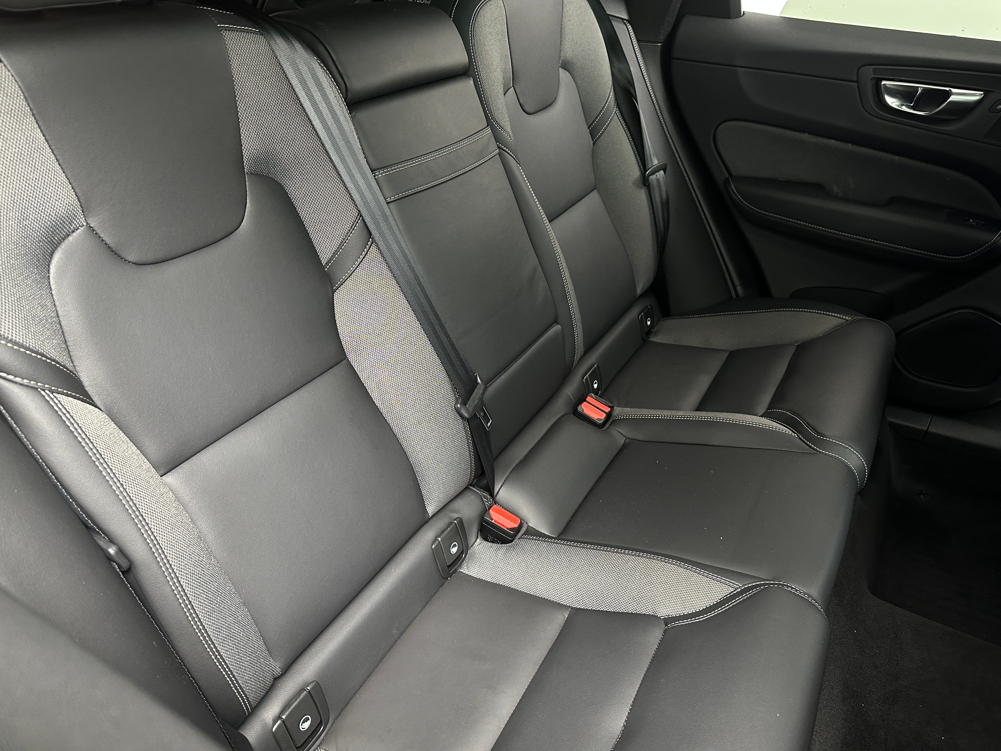 2021 Volvo XC60 T5 R-Design 5