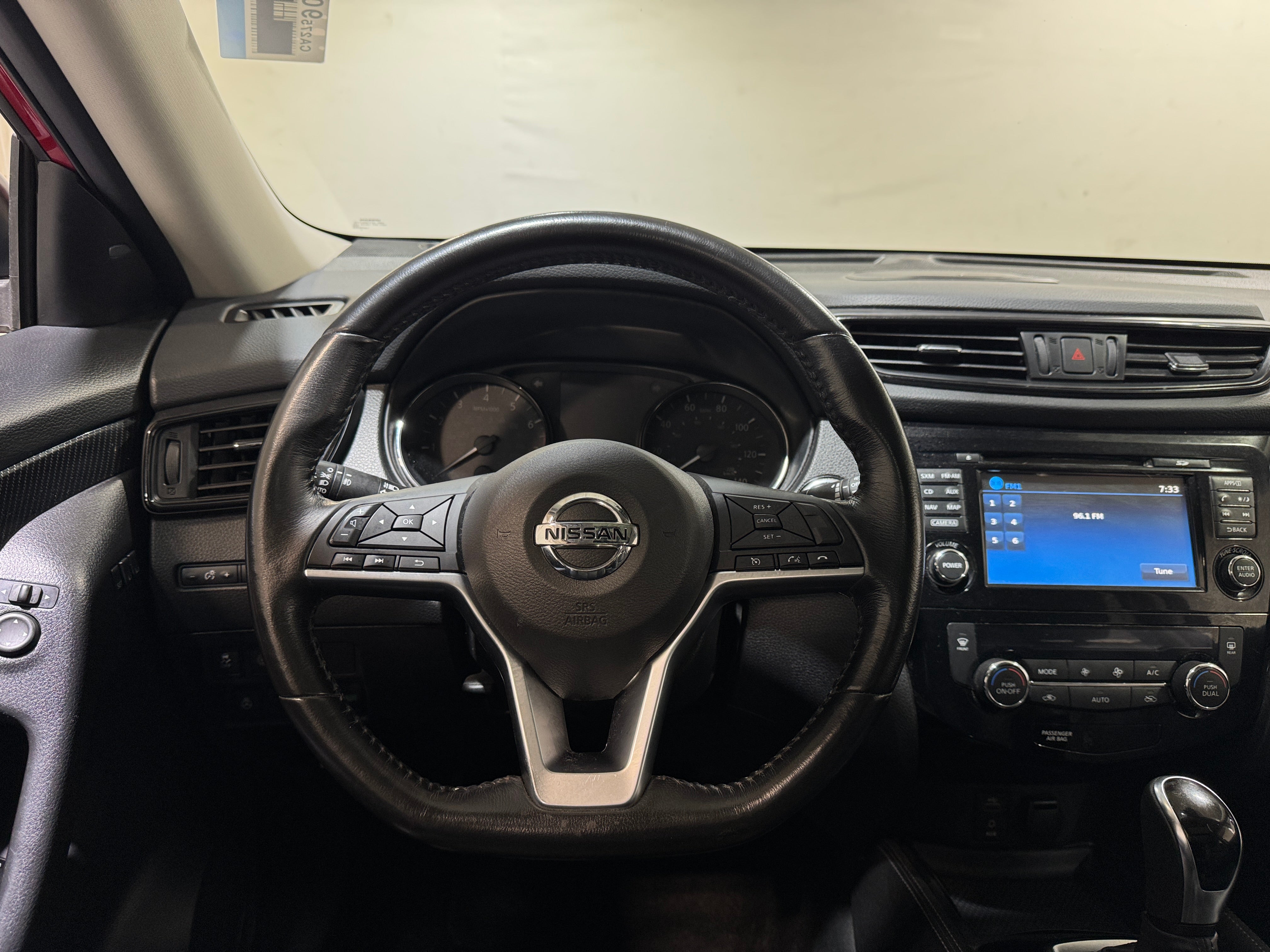 Thumbnail: 2017 Nissan Rogue - 4