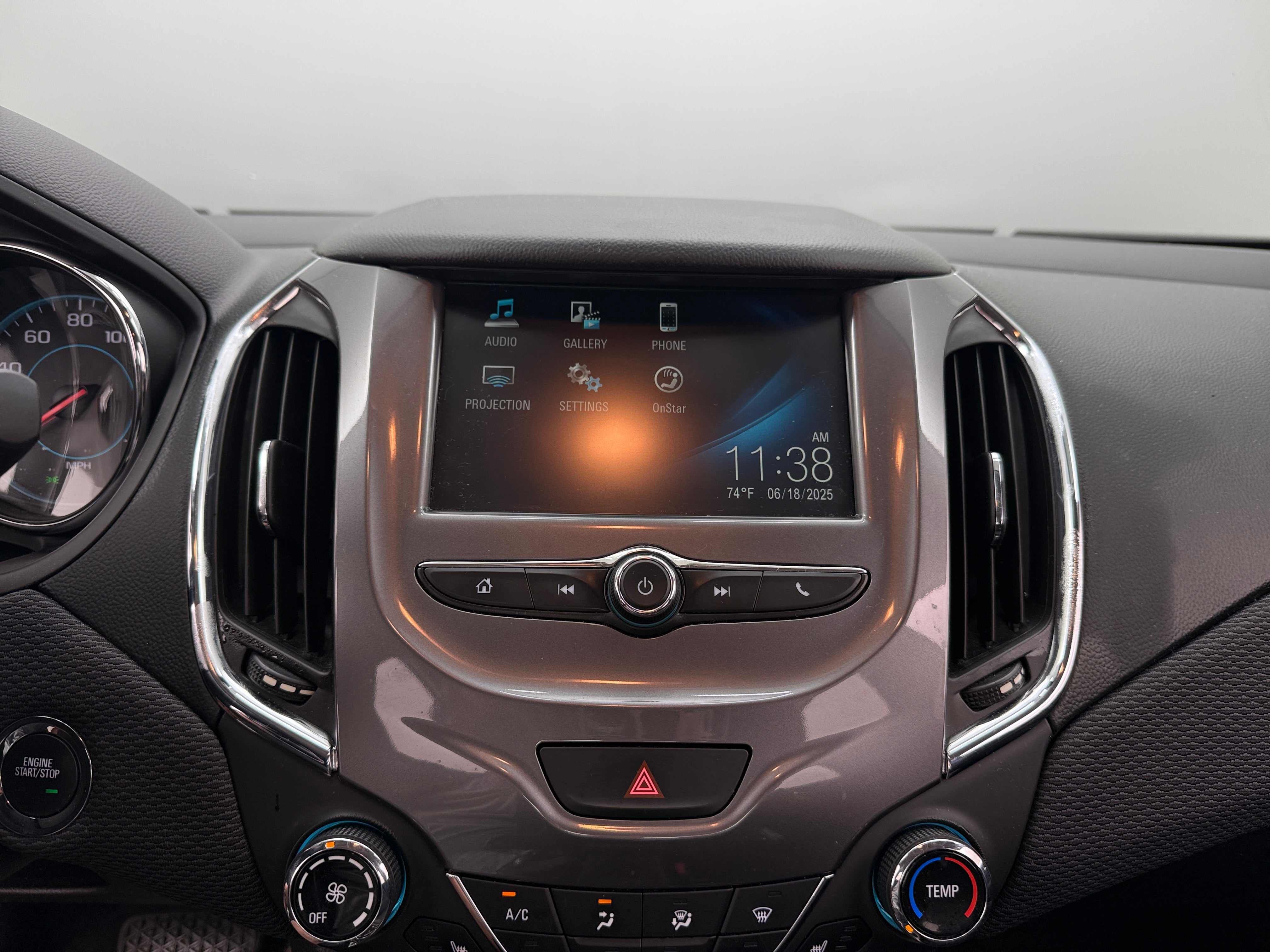 Thumbnail: 2016 Chevrolet Cruze - 4