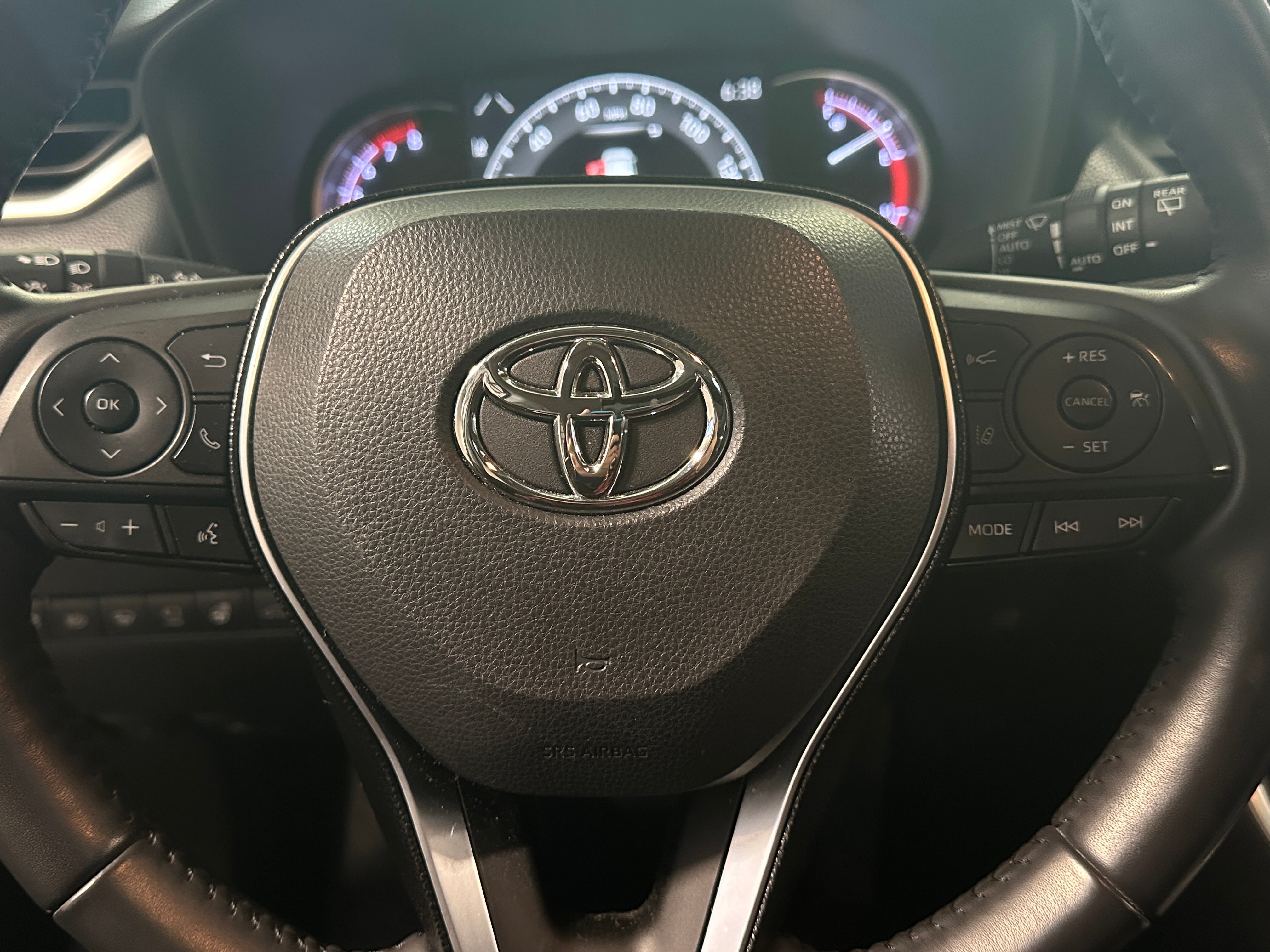 Thumbnail: 2020 Toyota RAV4 - 4