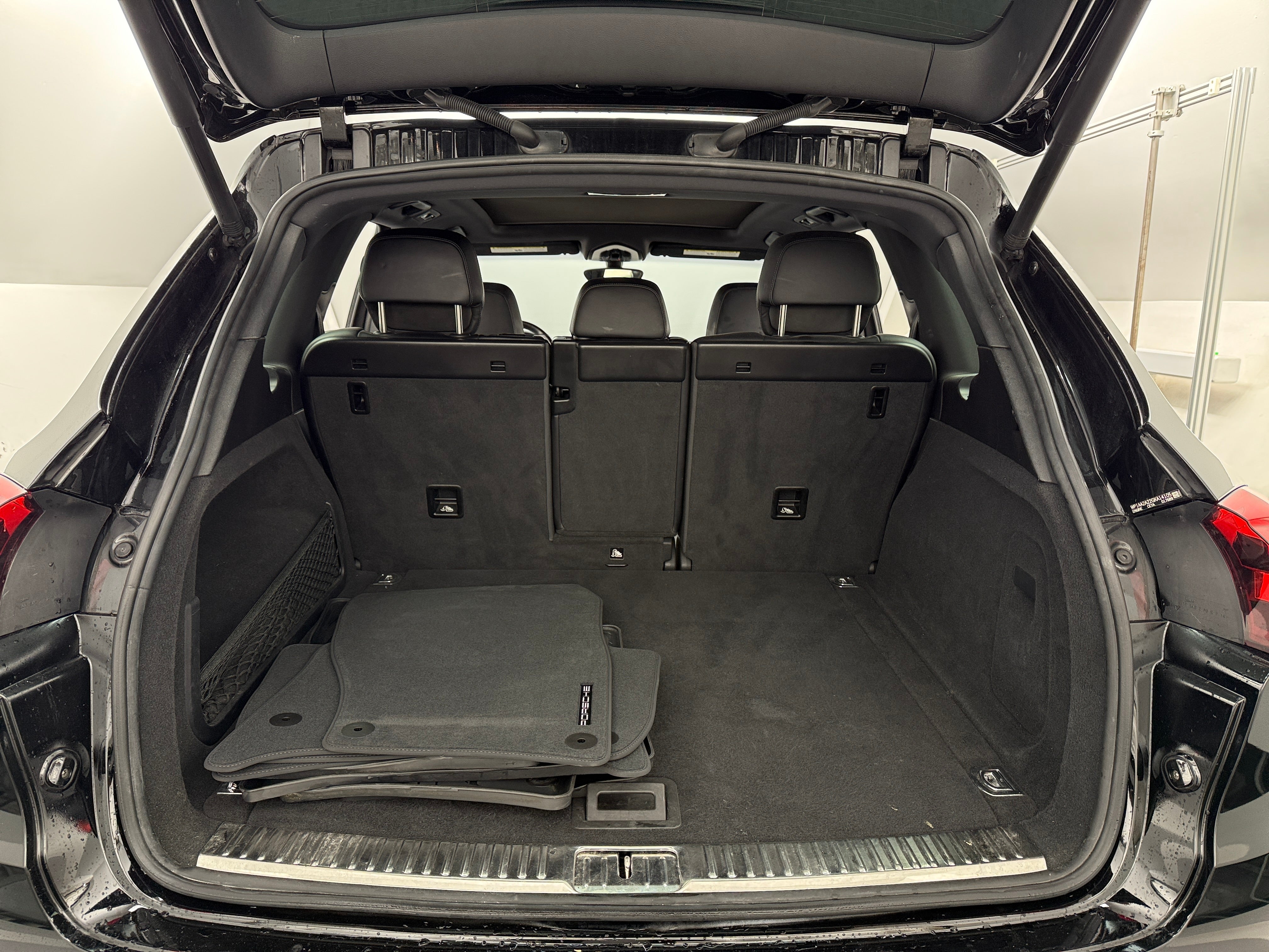 2016 Porsche Cayenne Base 6