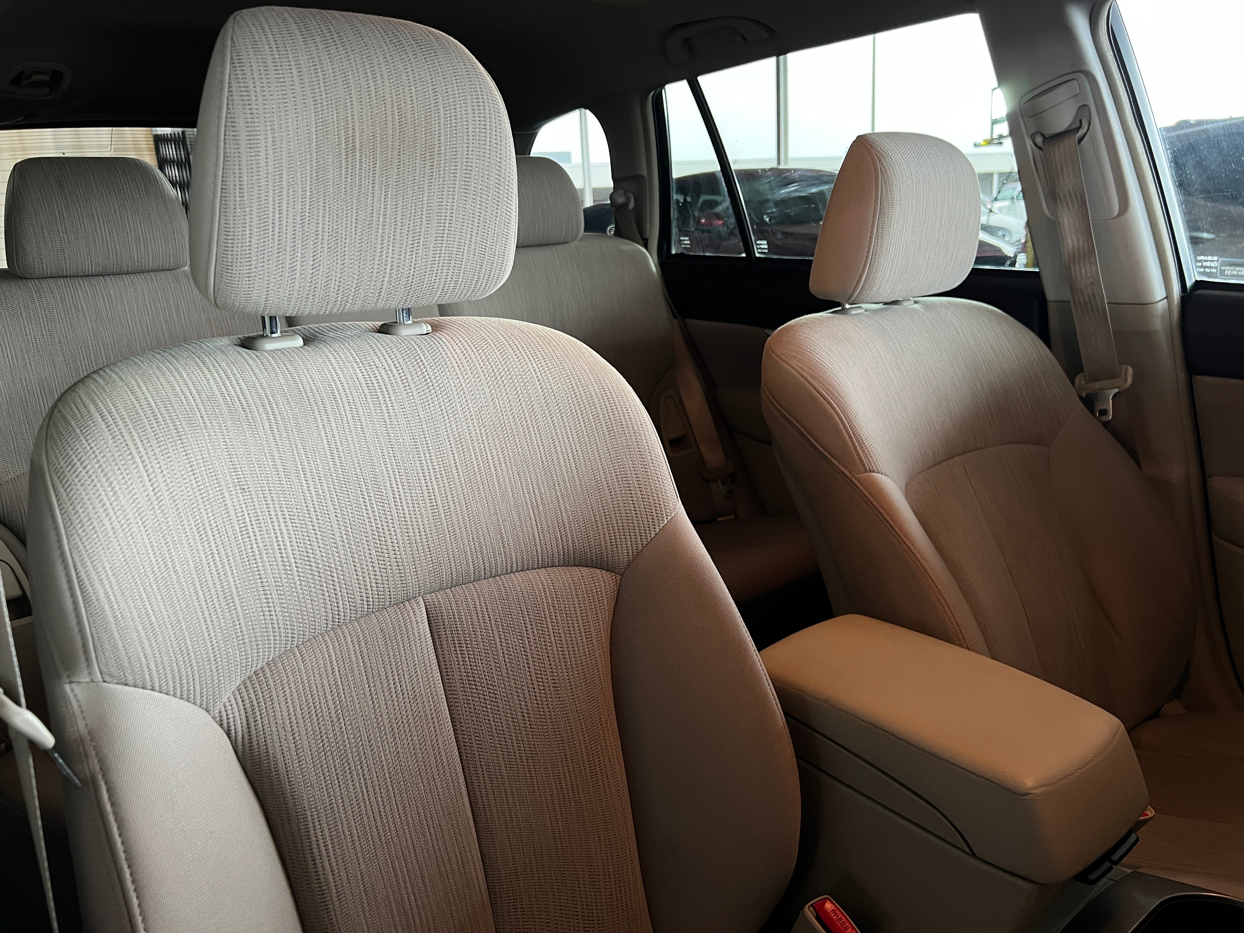 2014 Subaru Outback Premium 2