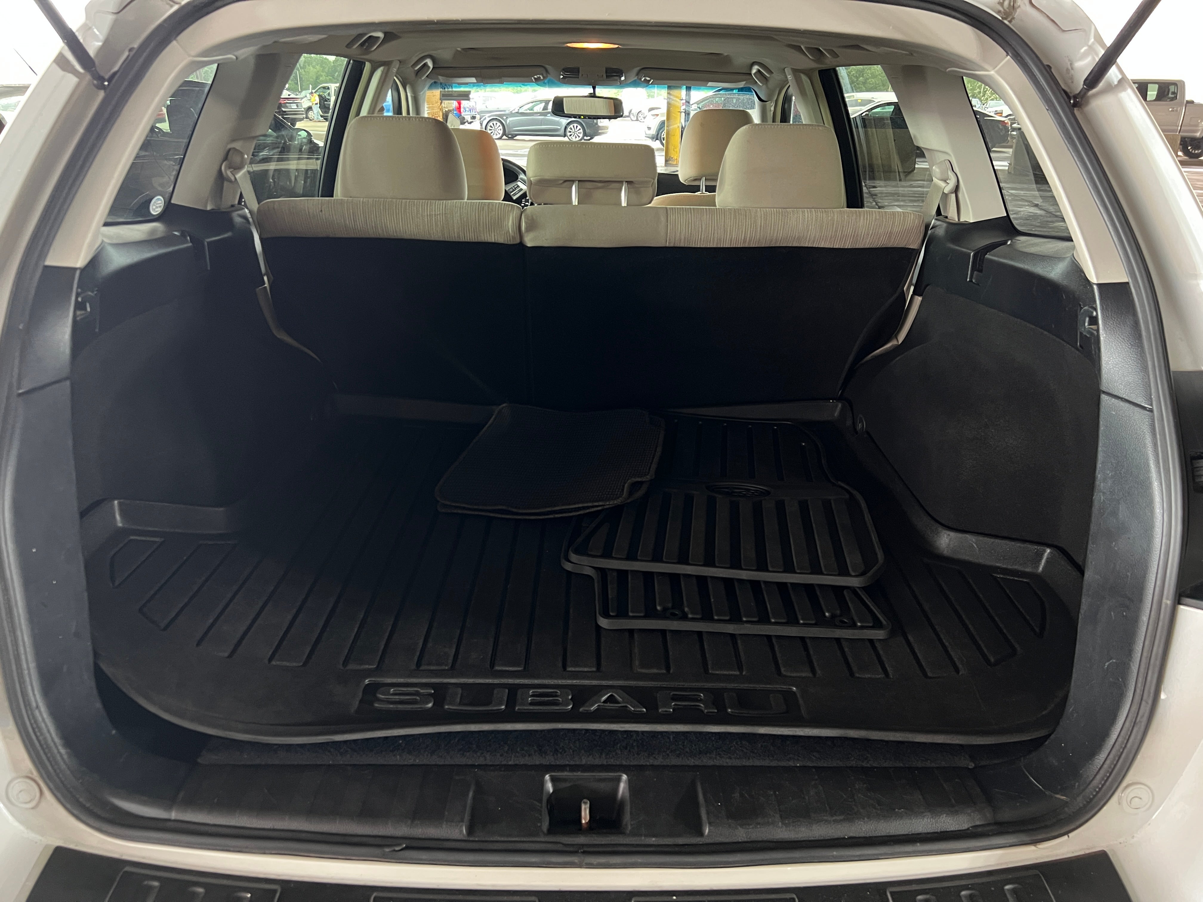 2014 Subaru Outback Premium 7