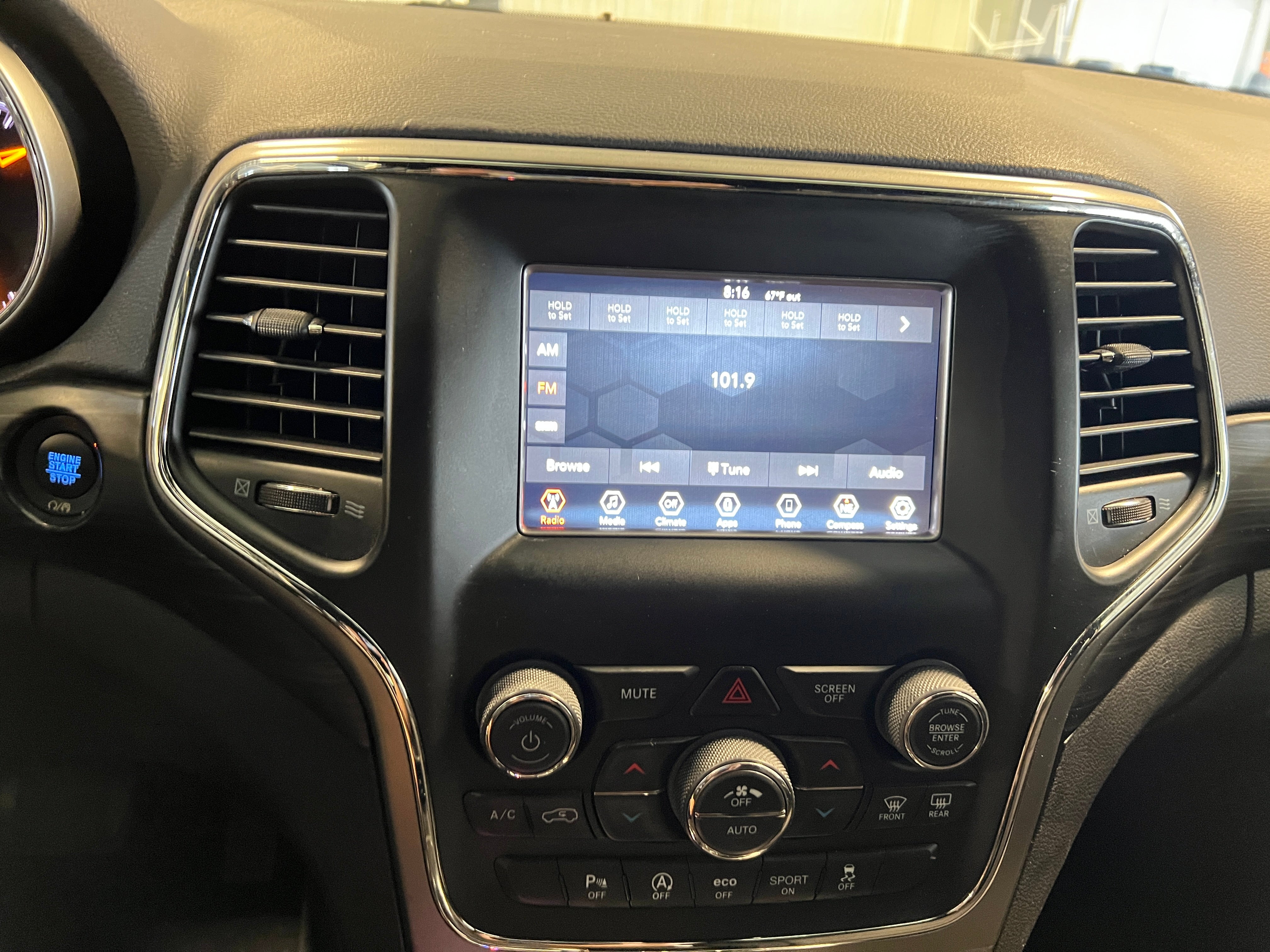 2020 Jeep Grand Cherokee Laredo 4