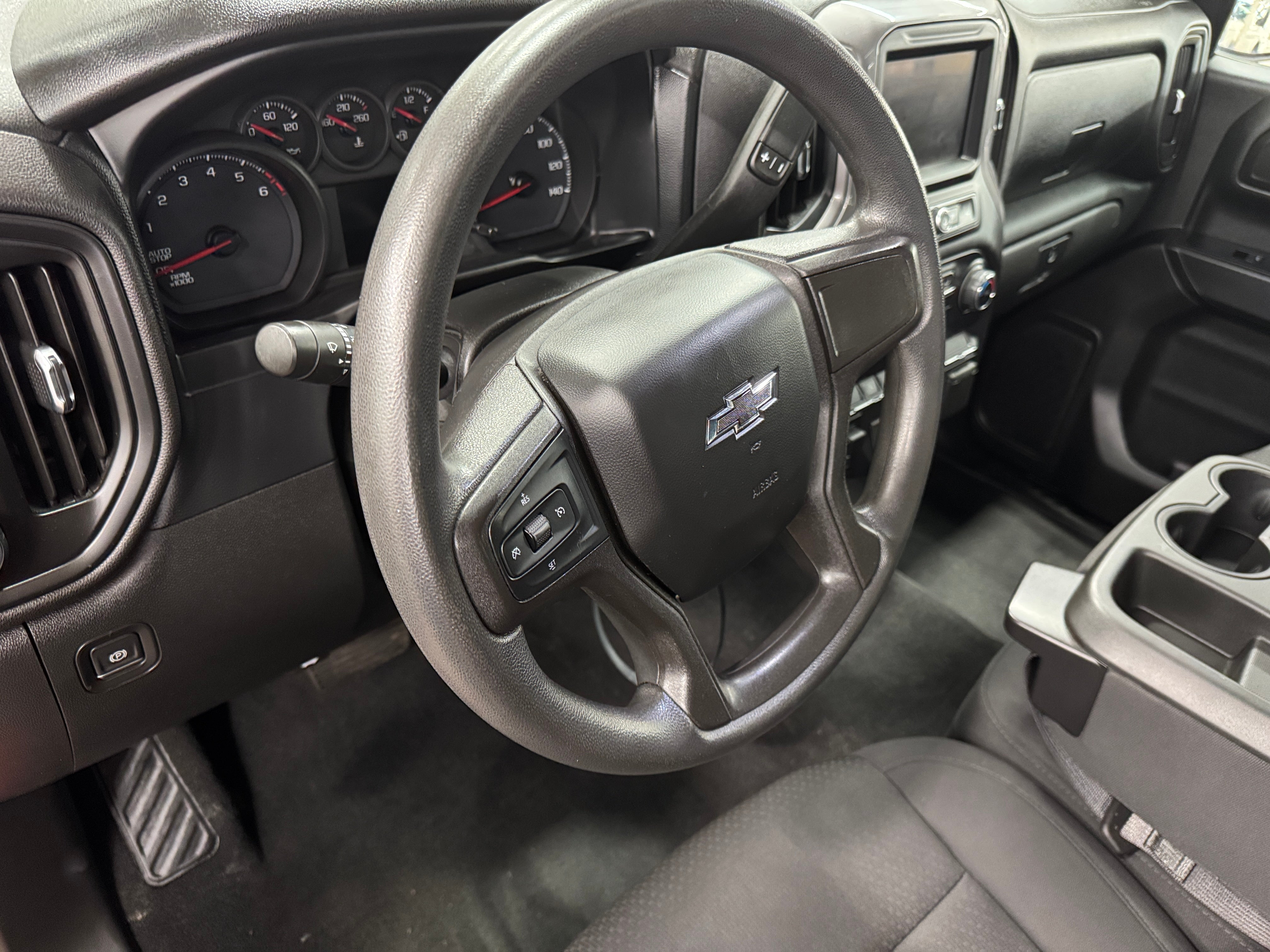 Thumbnail: 2020 Chevrolet Silverado 1500 - 3