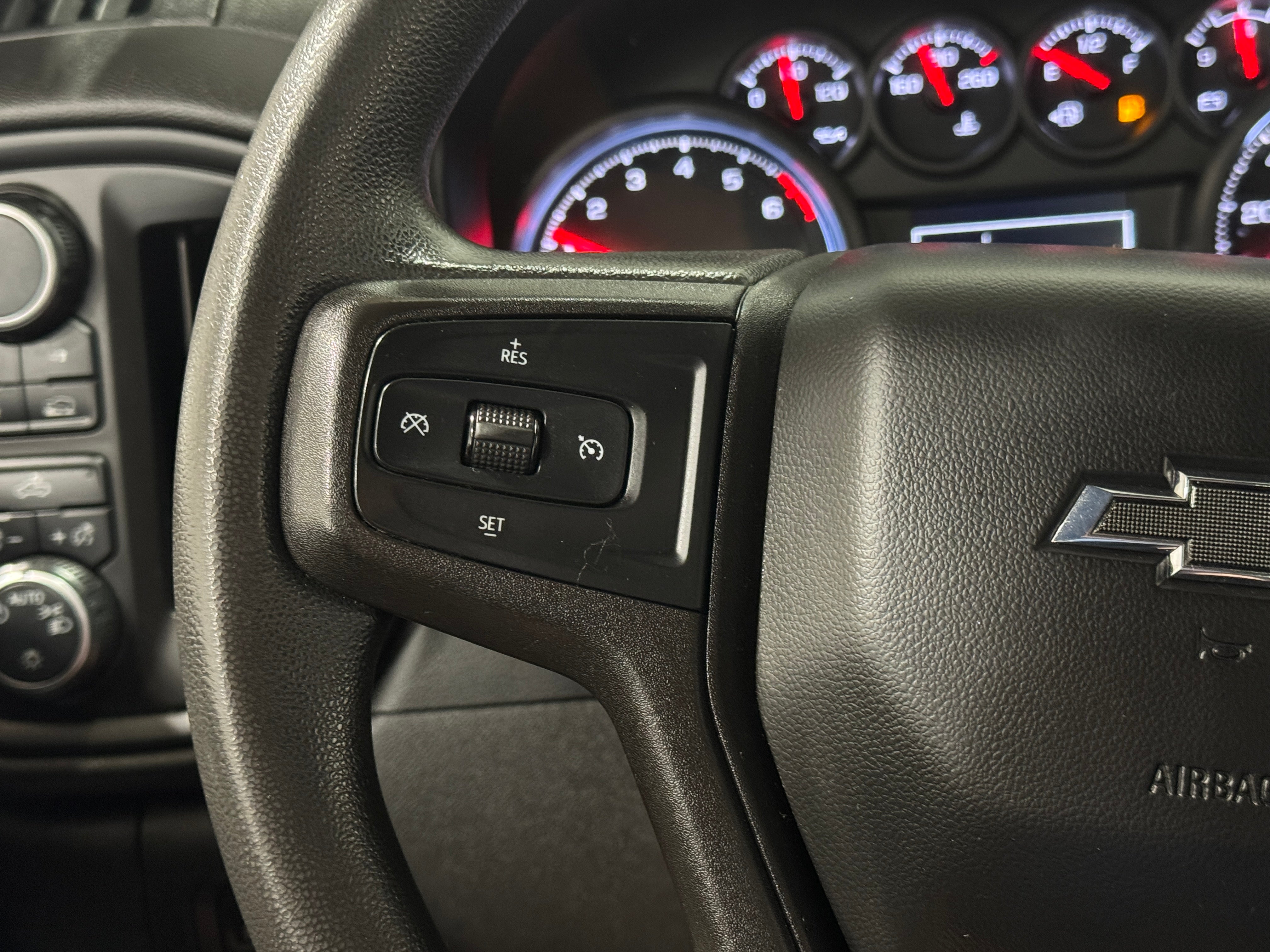 Thumbnail: 2020 Chevrolet Silverado 1500 - 5