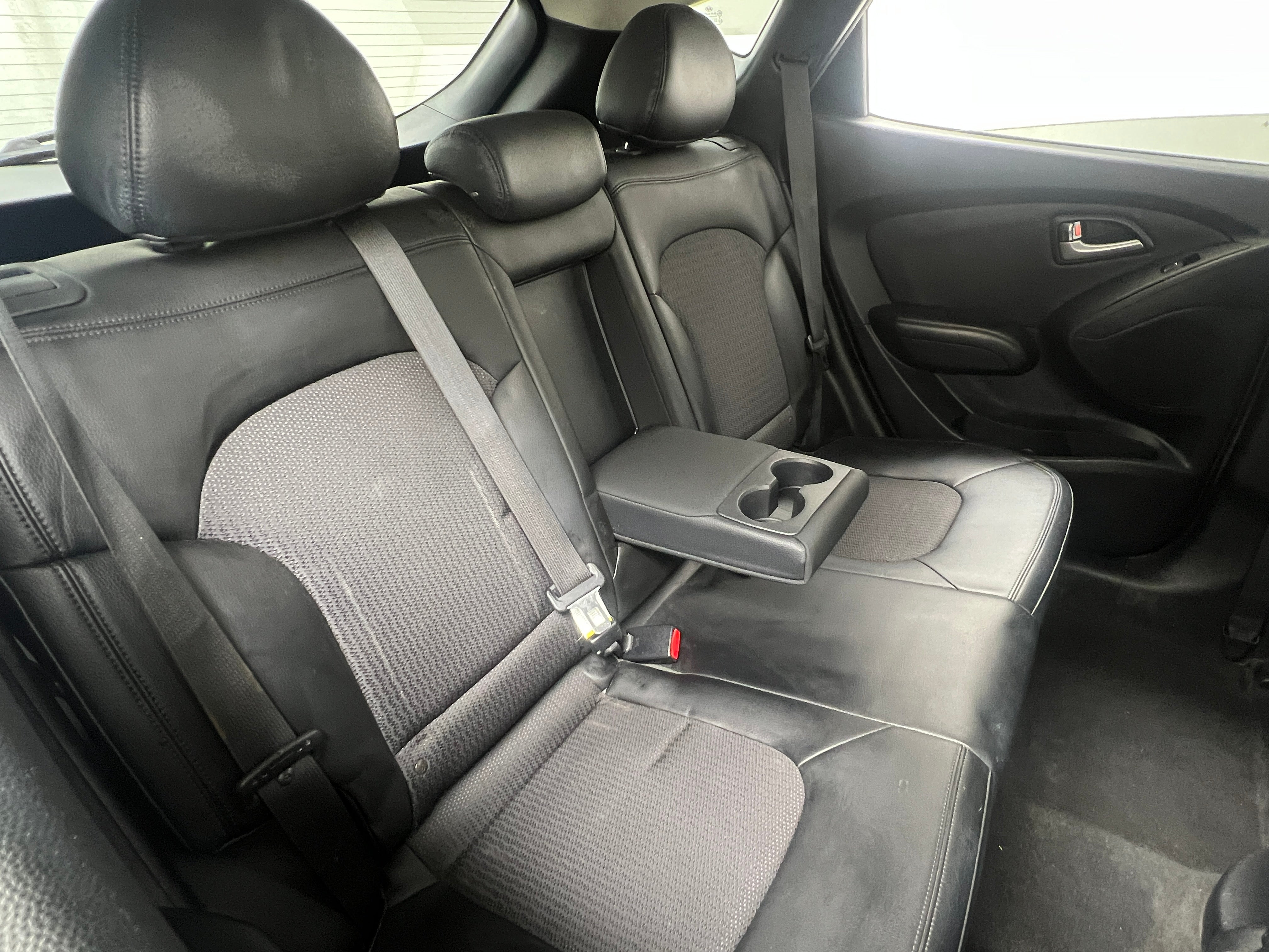 Thumbnail: 2010 Hyundai Tucson - 6