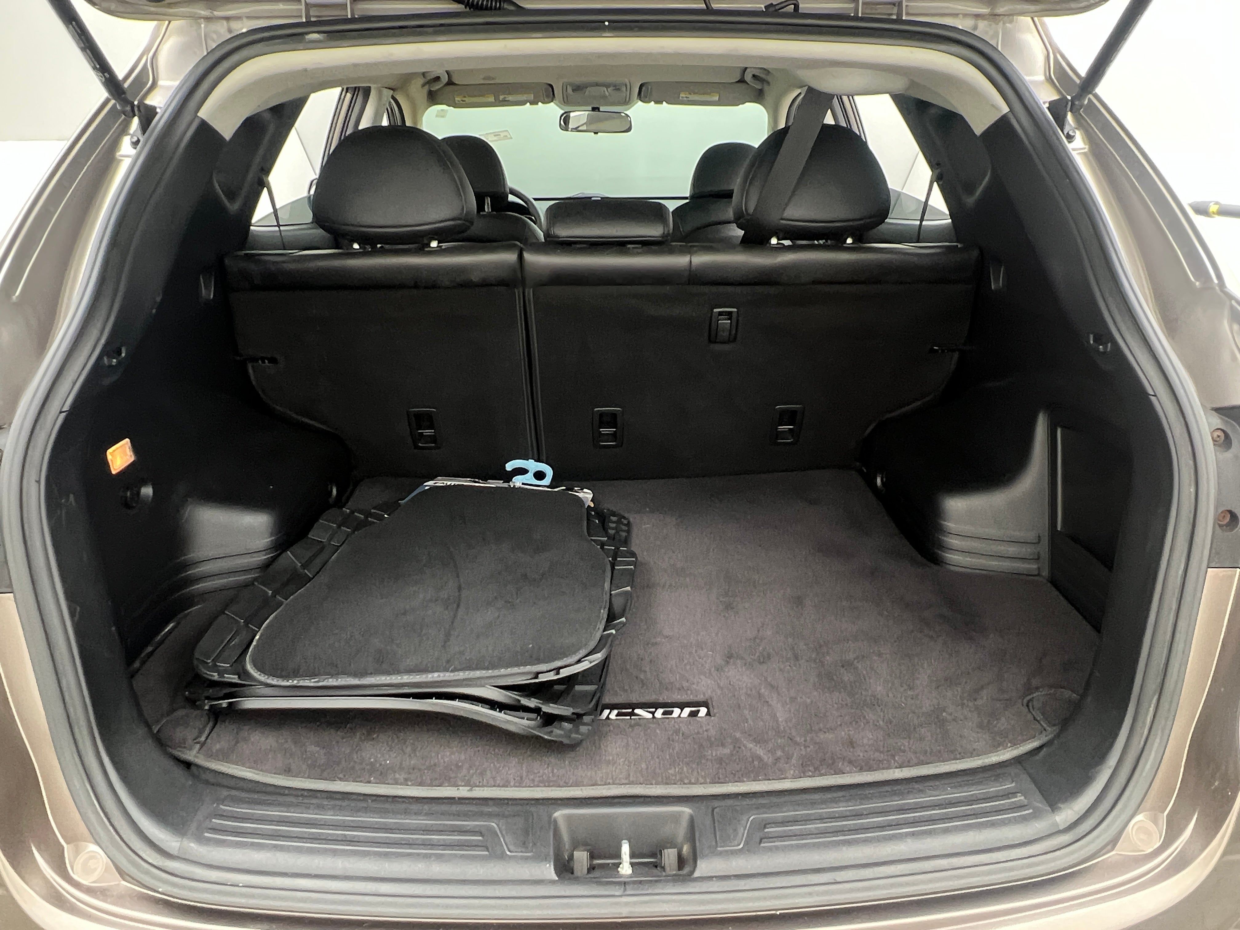 Thumbnail: 2010 Hyundai Tucson - 7