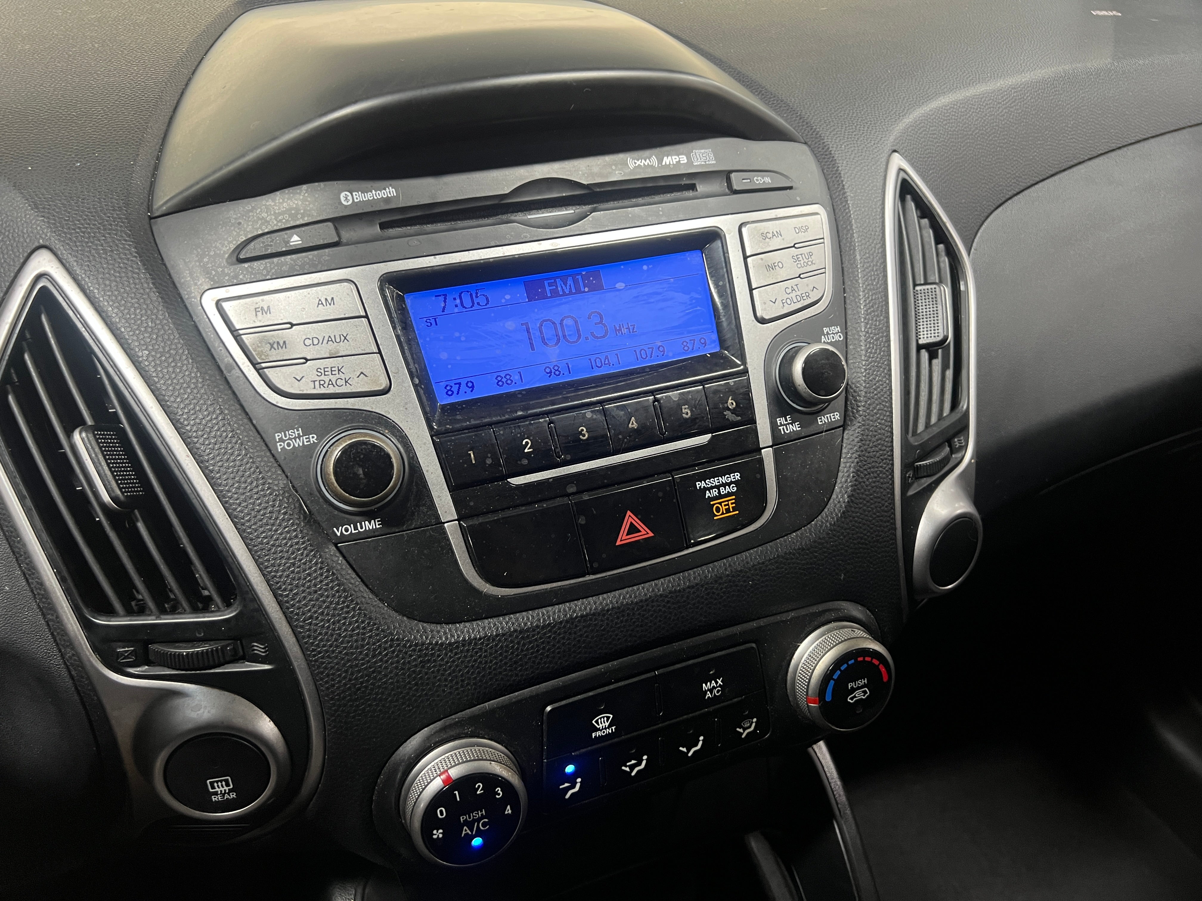 Thumbnail: 2010 Hyundai Tucson - 4