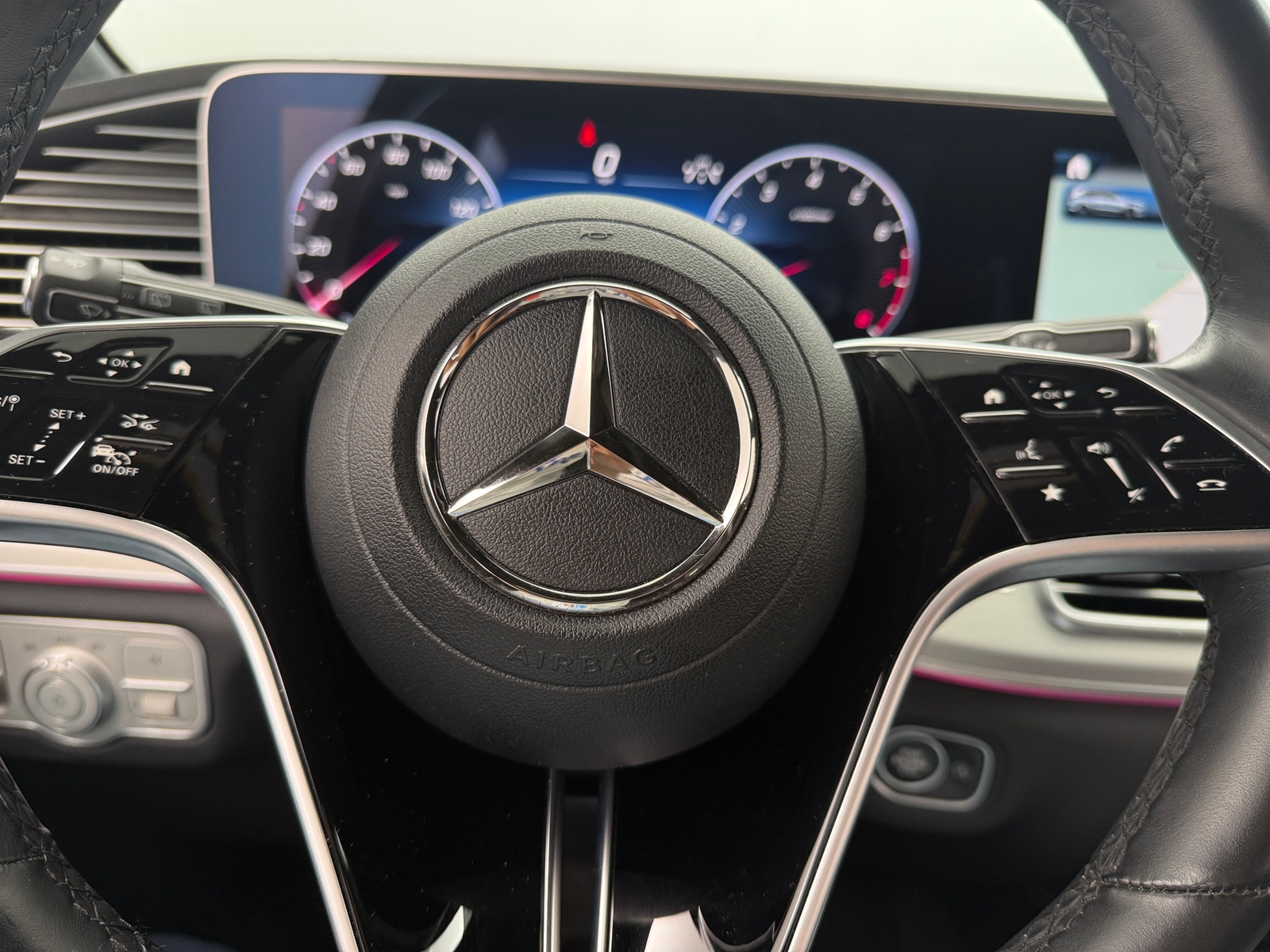 Thumbnail: 2024 Mercedes-Benz GLS - 4