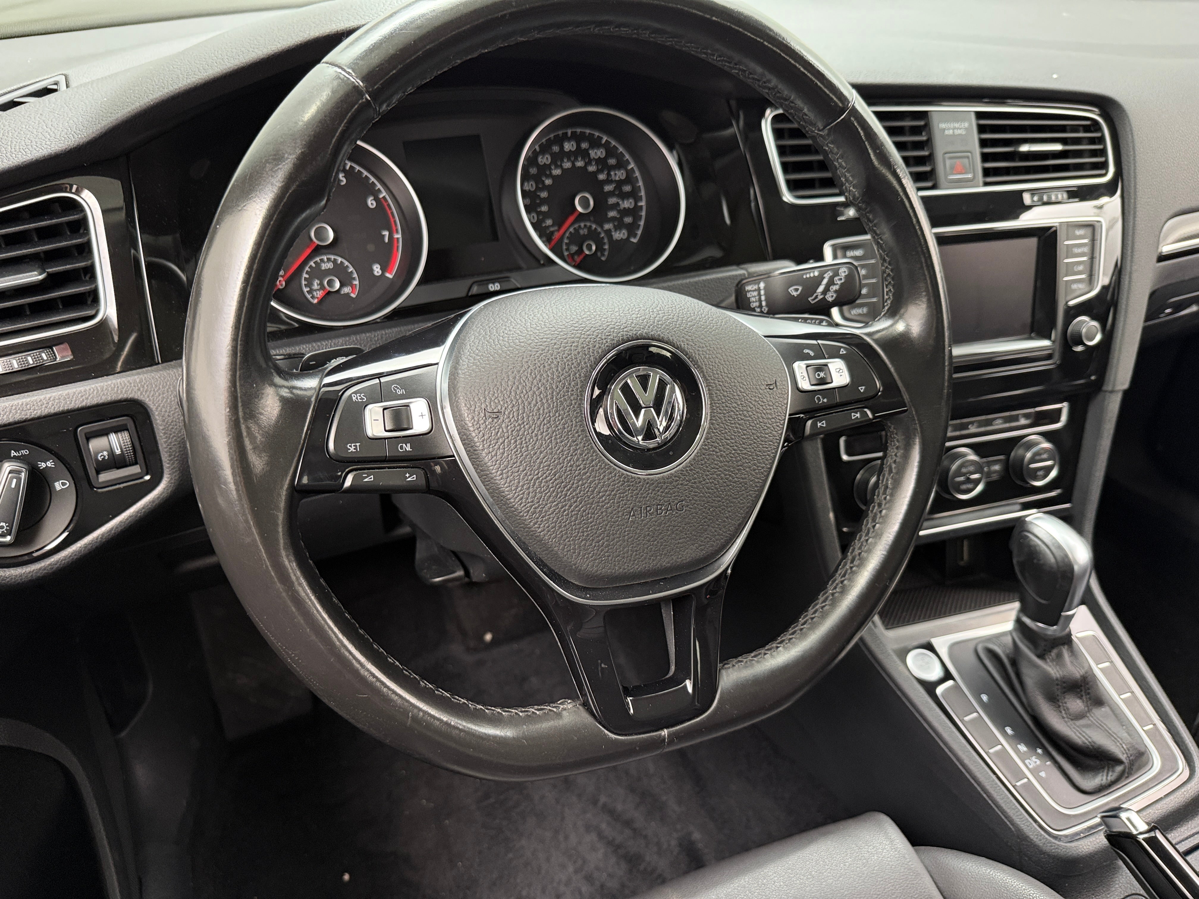 Thumbnail: 2015 Volkswagen Golf - 4