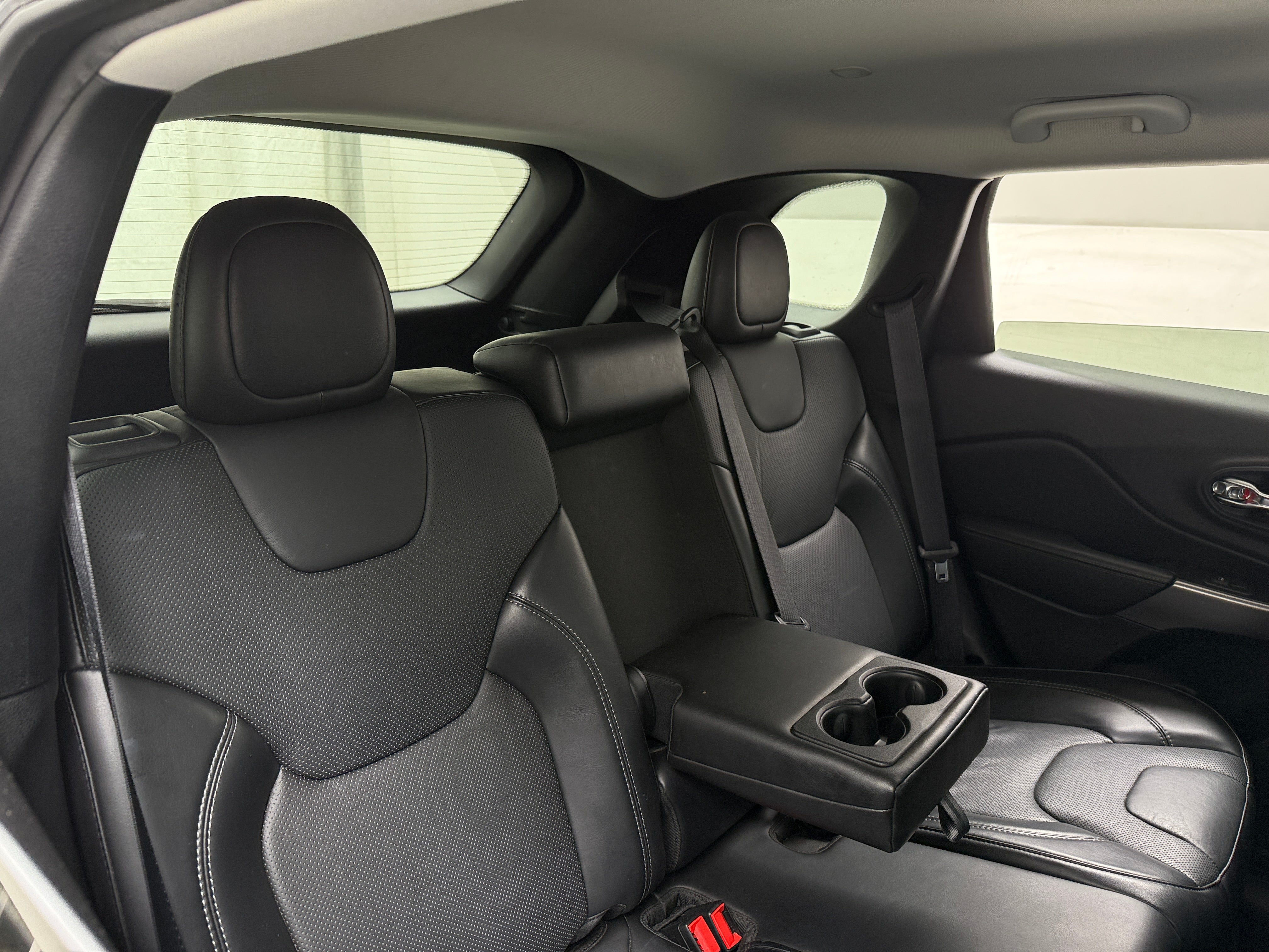 Thumbnail: 2020 Jeep Cherokee - 5