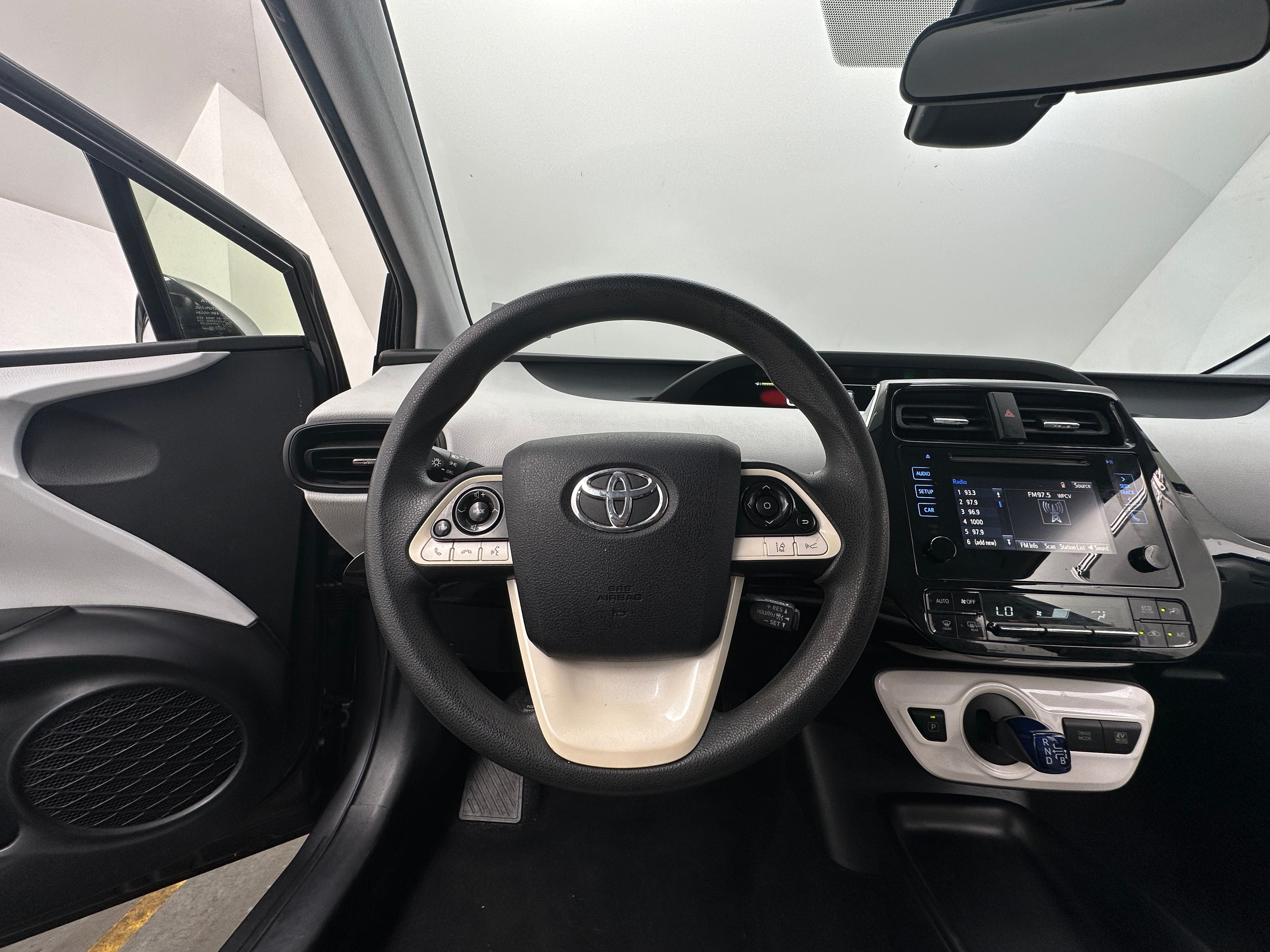 2017 Toyota Prius Two 5