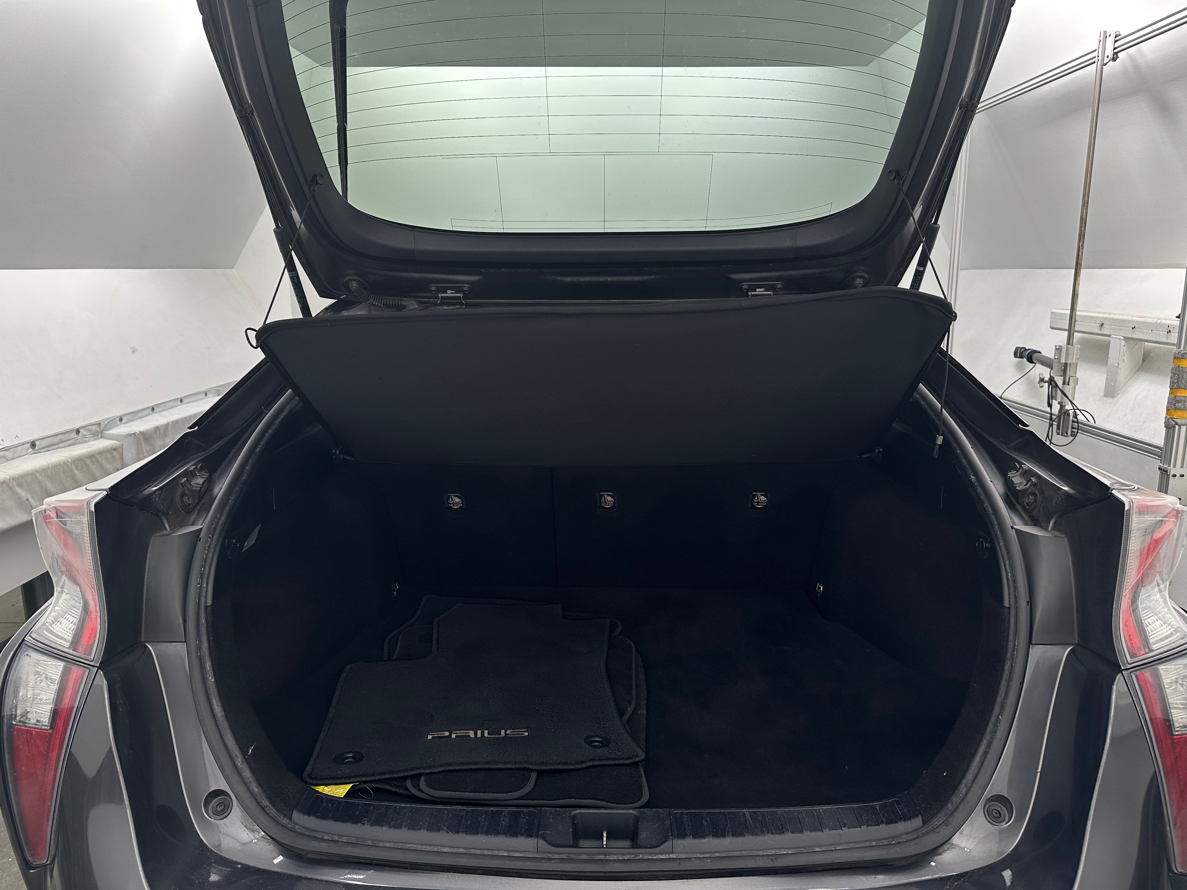 2017 Toyota Prius Two 7