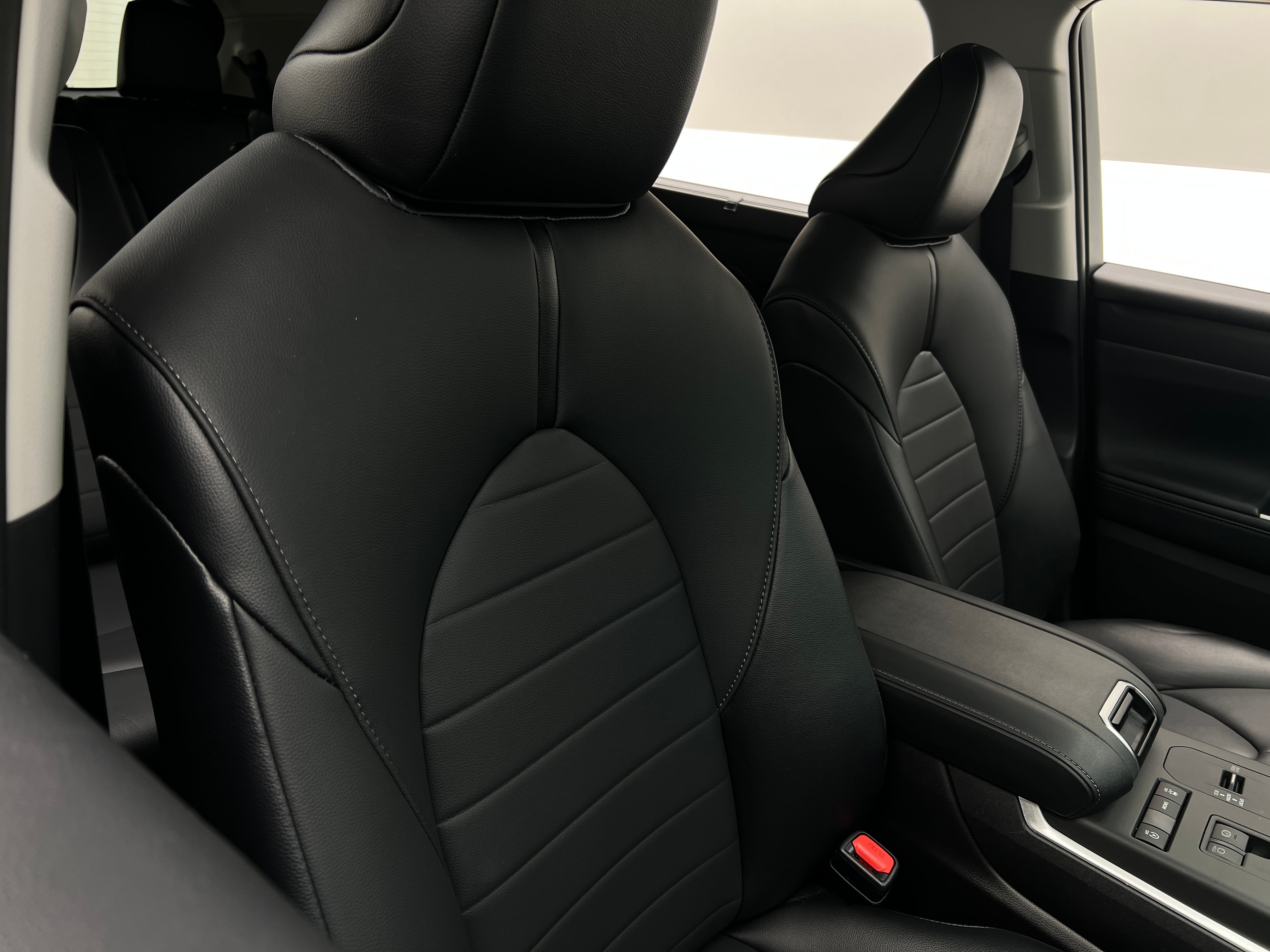 2021 Toyota Highlander XLE 2