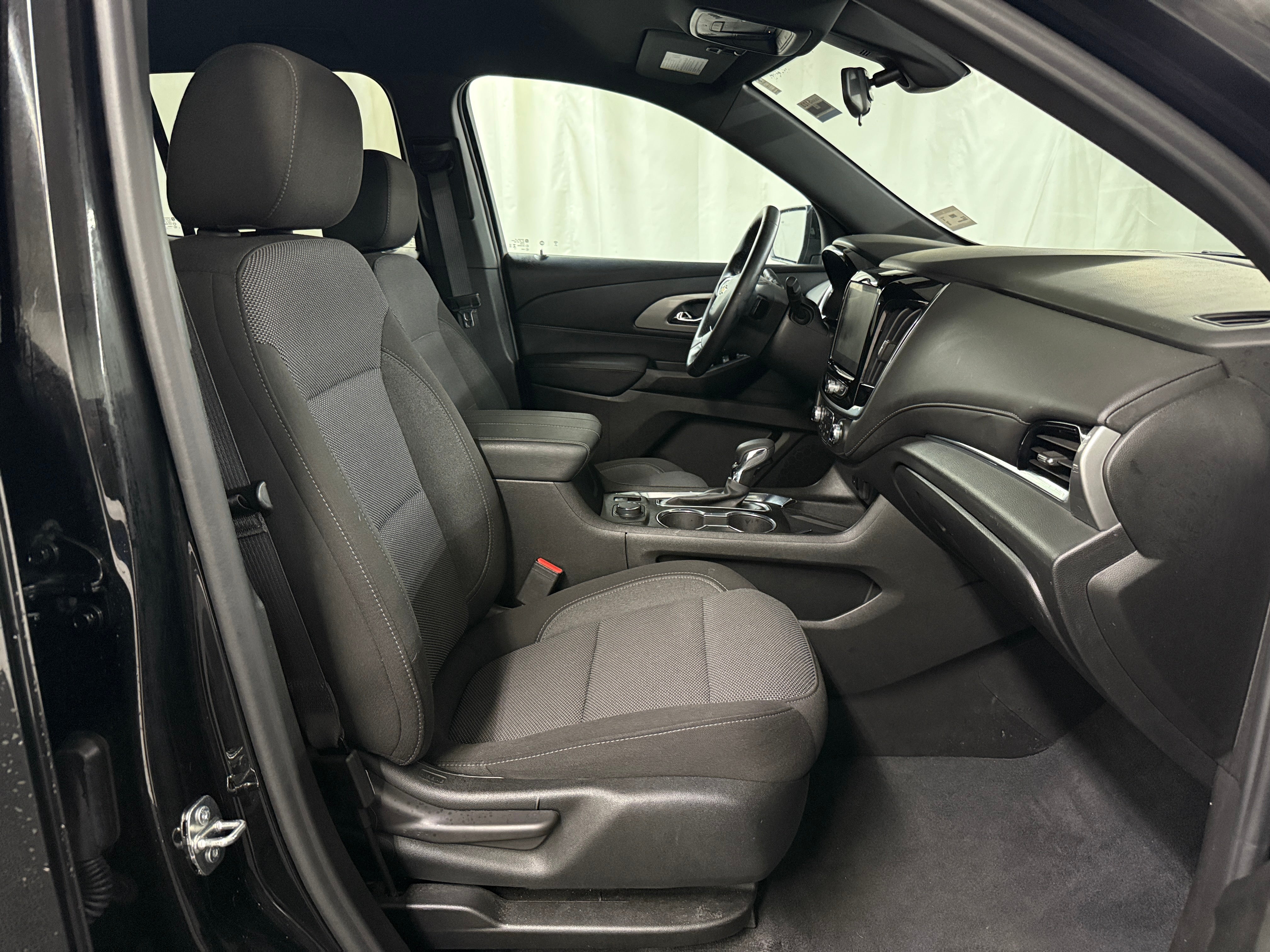 Thumbnail: 2023 Chevrolet Traverse - 2