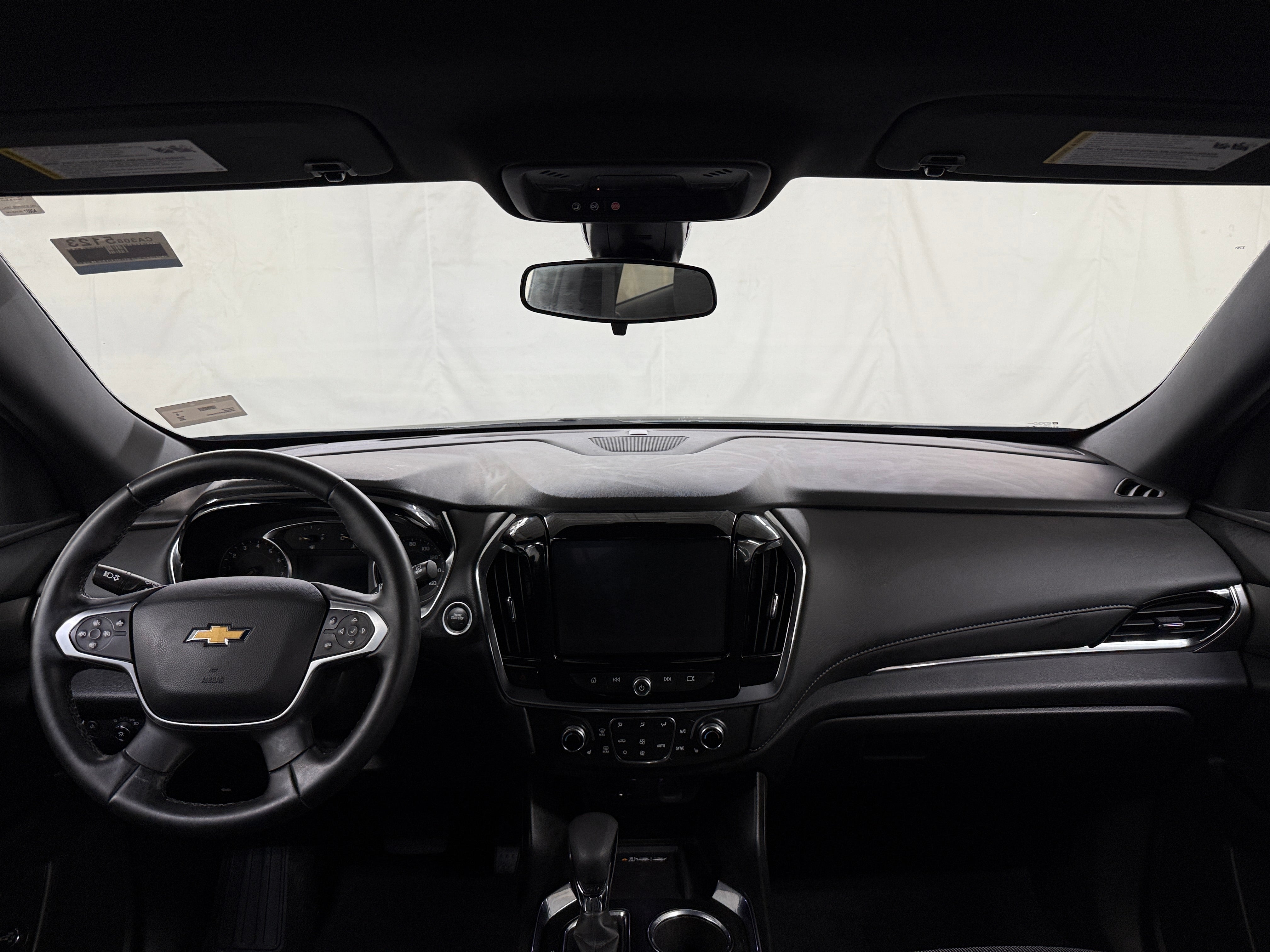 Thumbnail: 2023 Chevrolet Traverse - 3