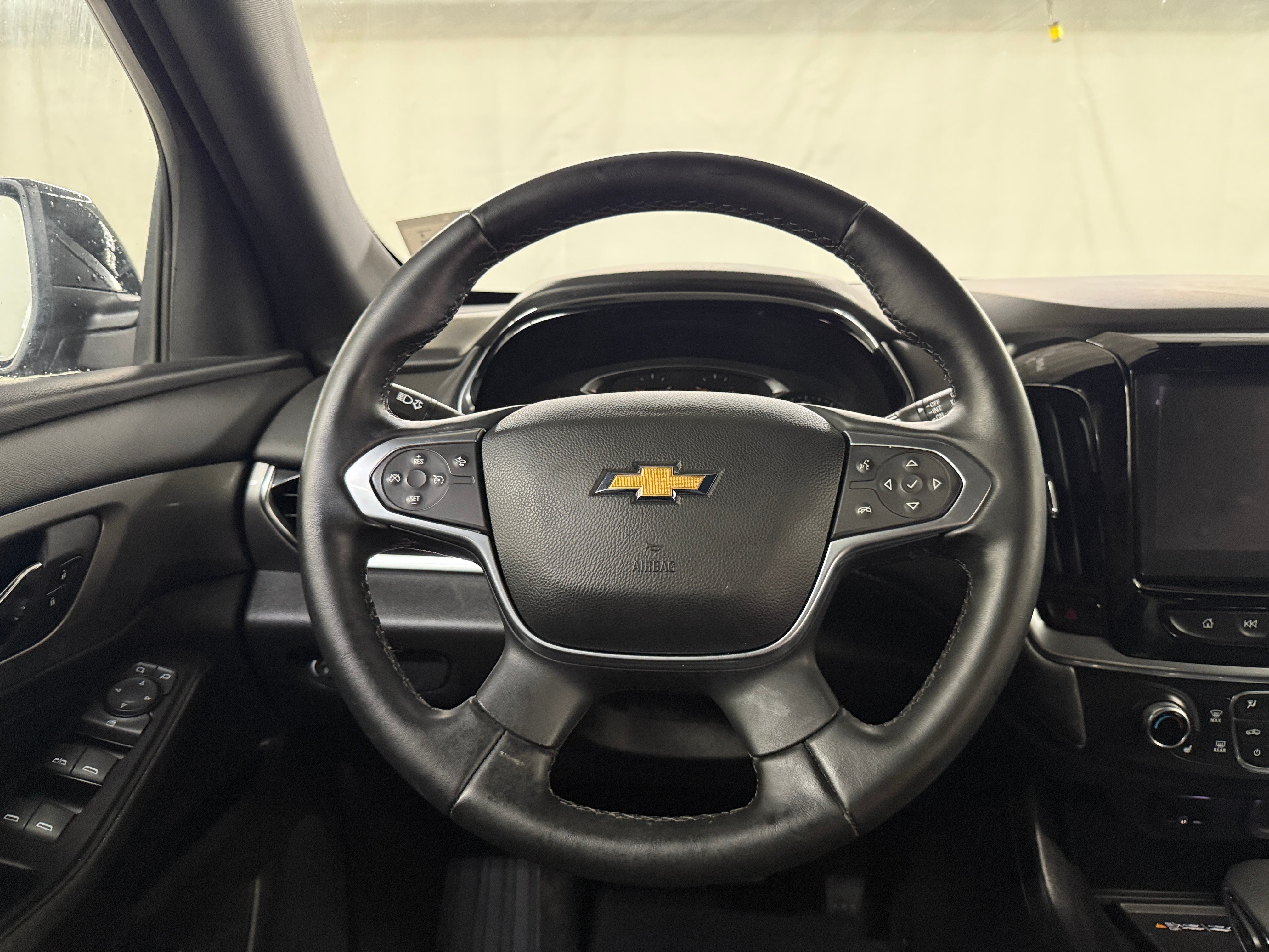 Thumbnail: 2023 Chevrolet Traverse - 5