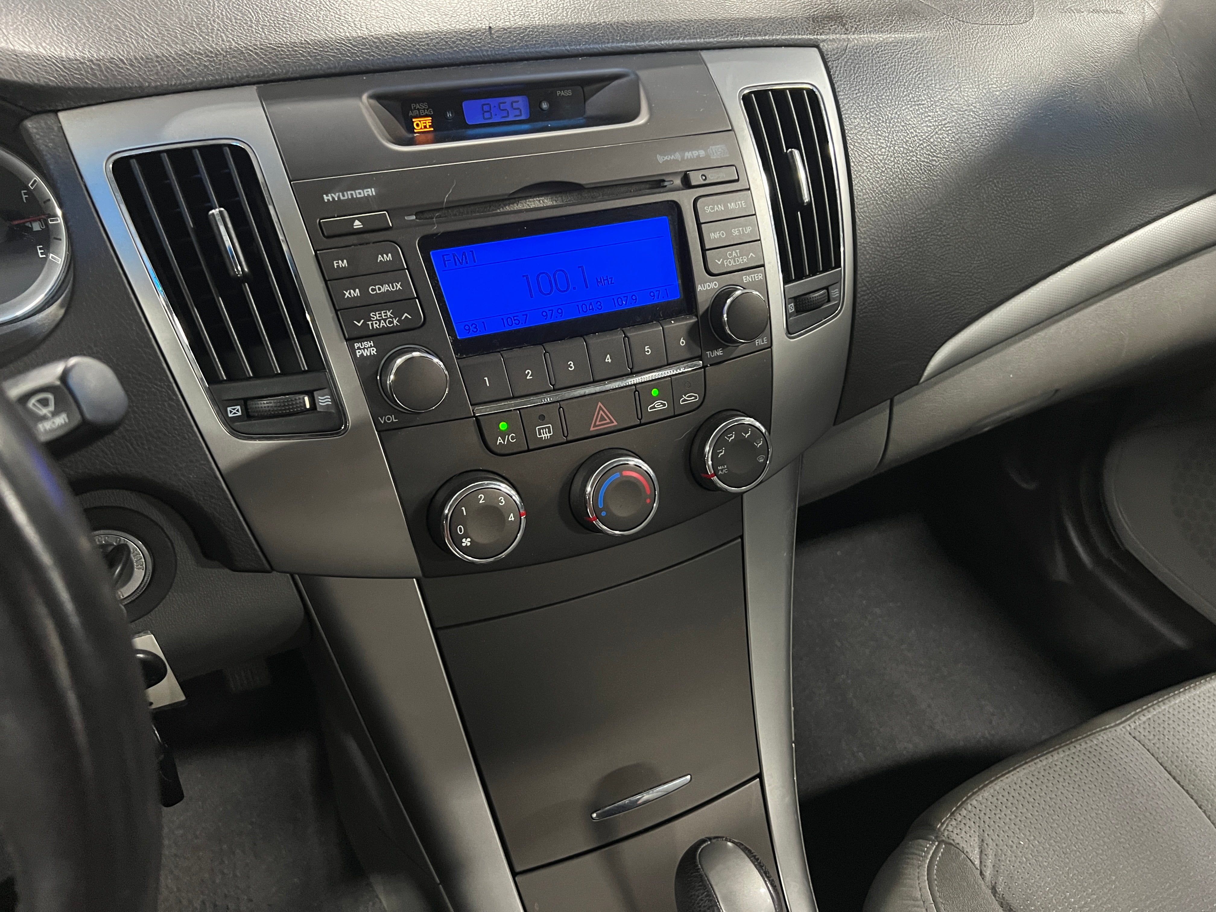 Thumbnail: 2010 Hyundai Sonata - 3