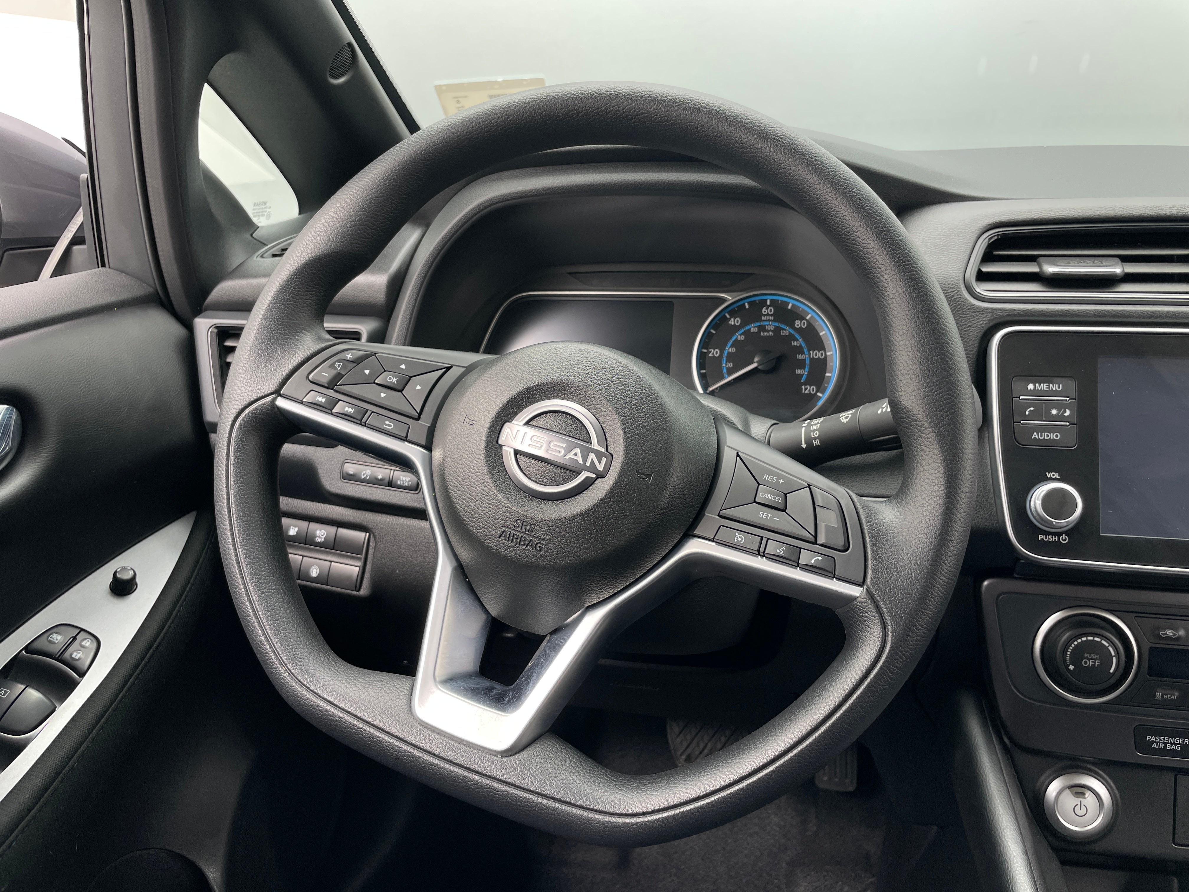Thumbnail: 2025 Nissan Leaf - 5