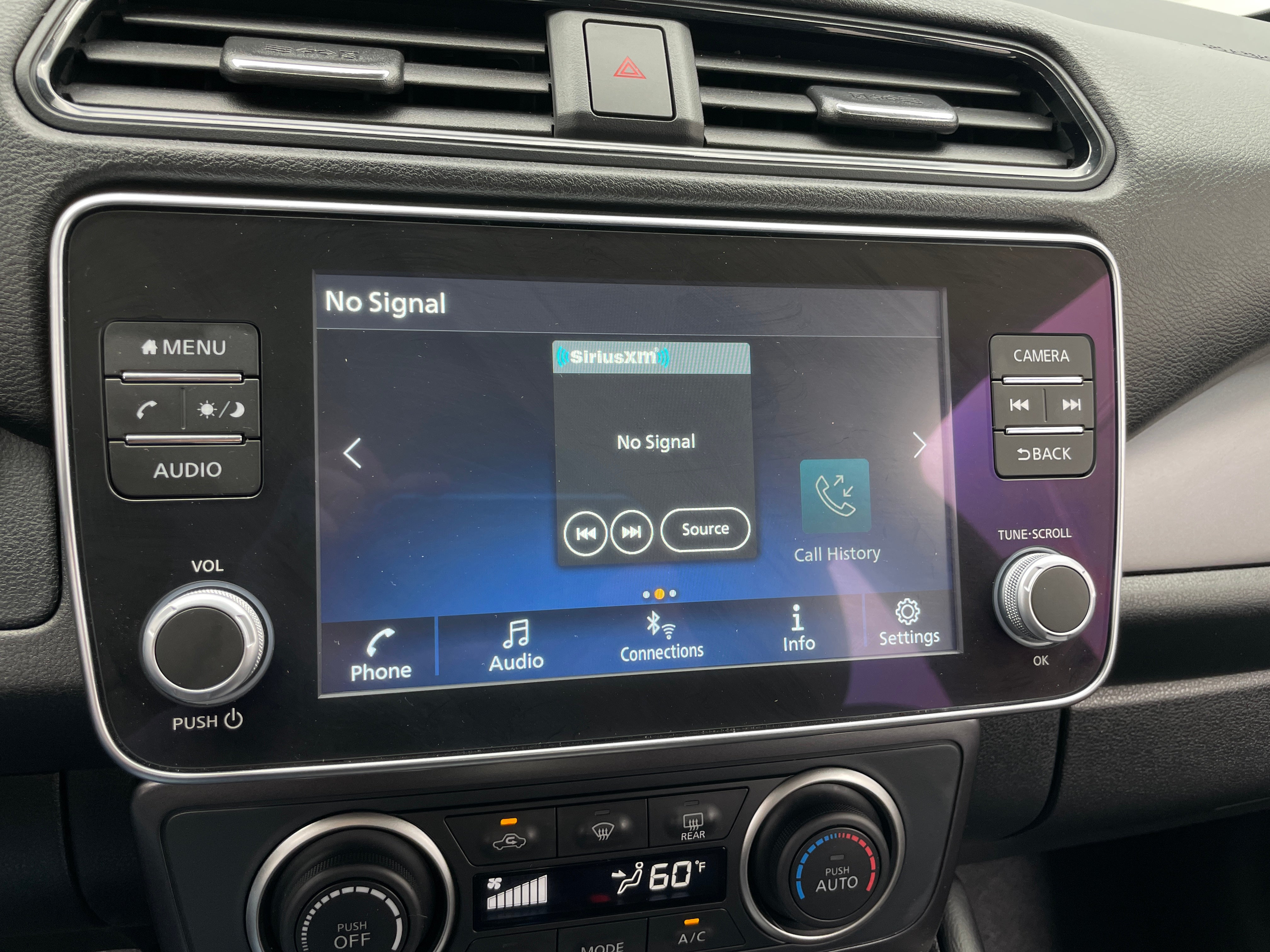 Thumbnail: 2025 Nissan Leaf - 4