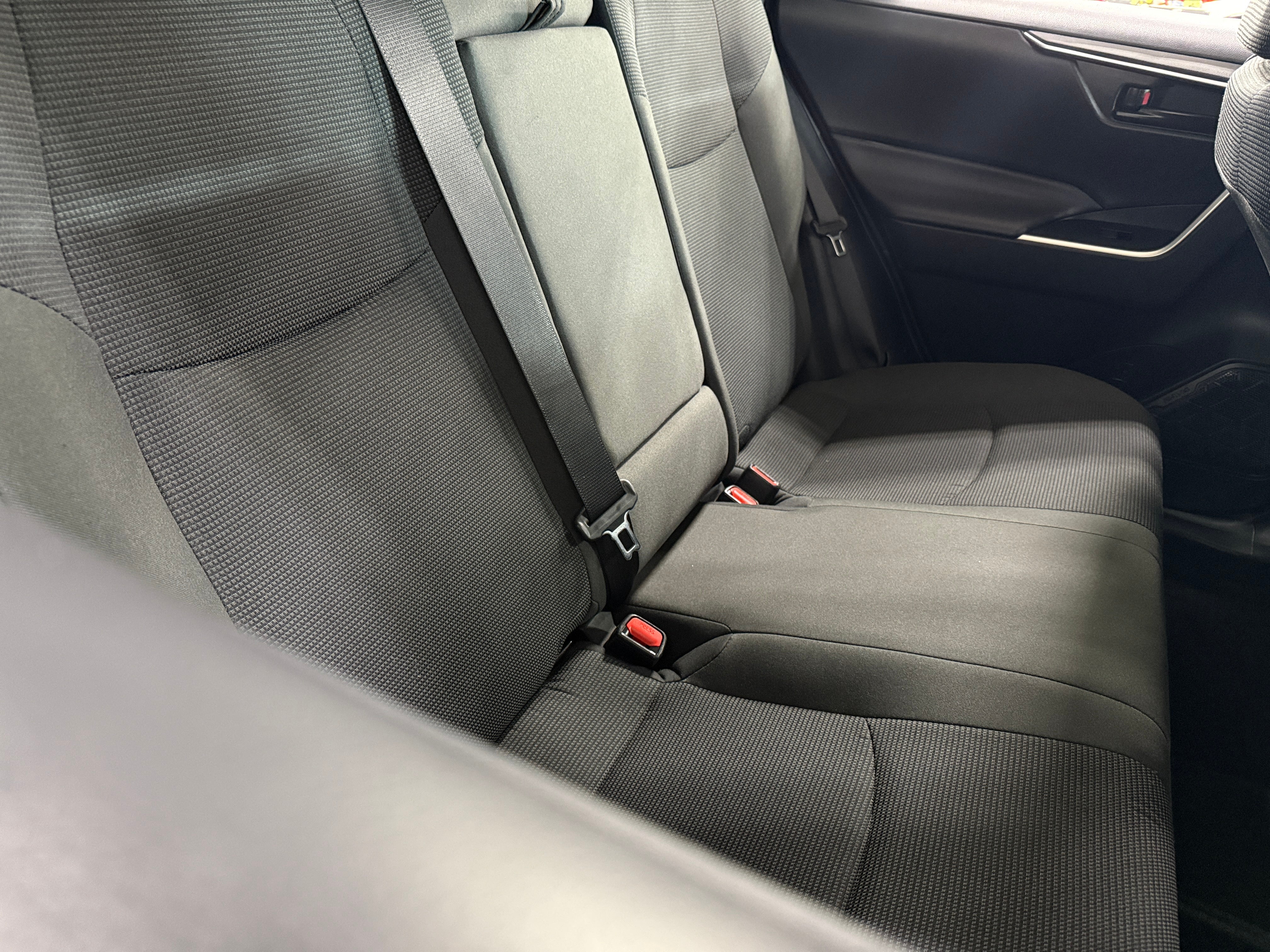 2024 Toyota RAV4 LE 6