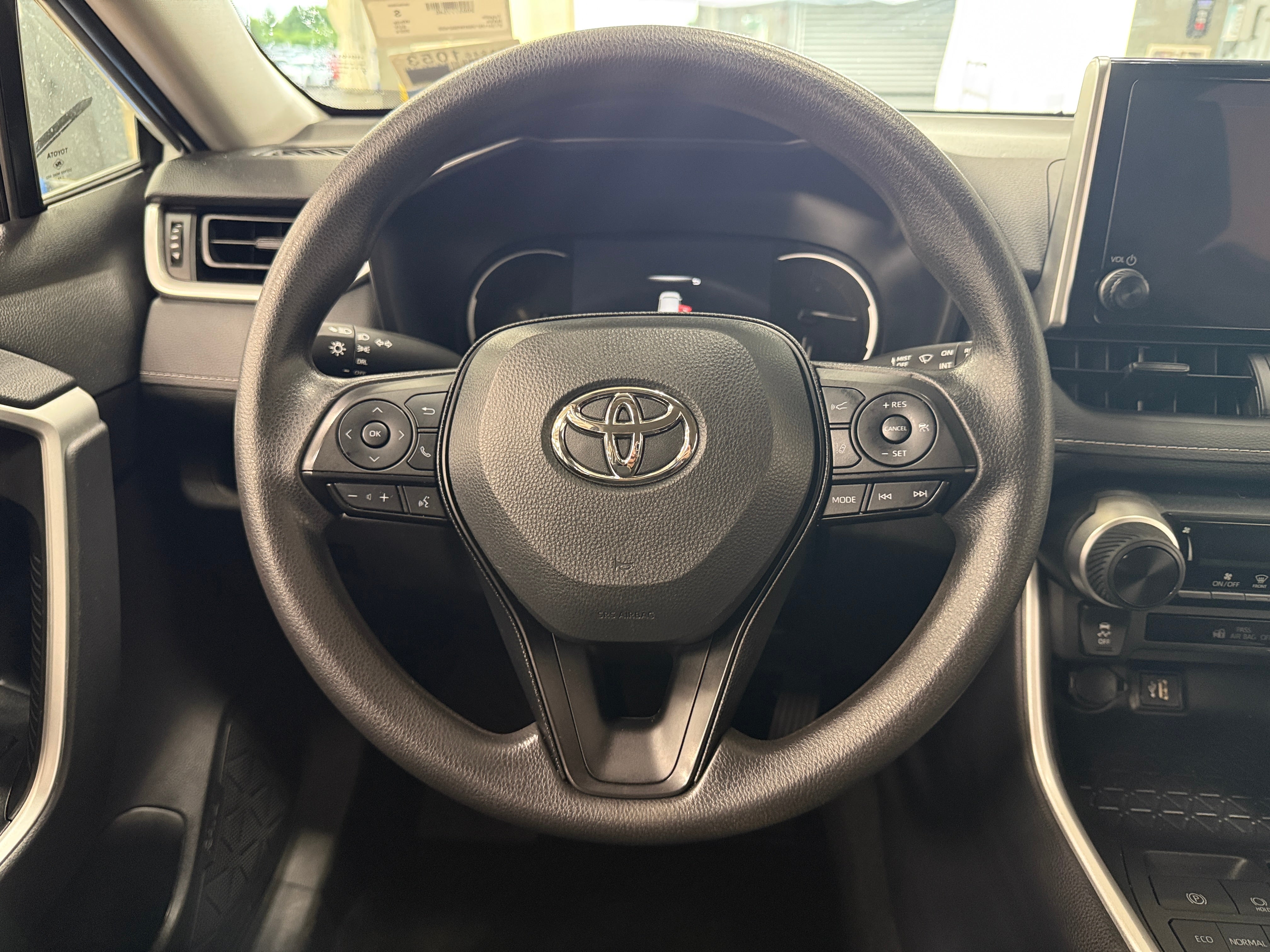 2024 Toyota RAV4 LE 5