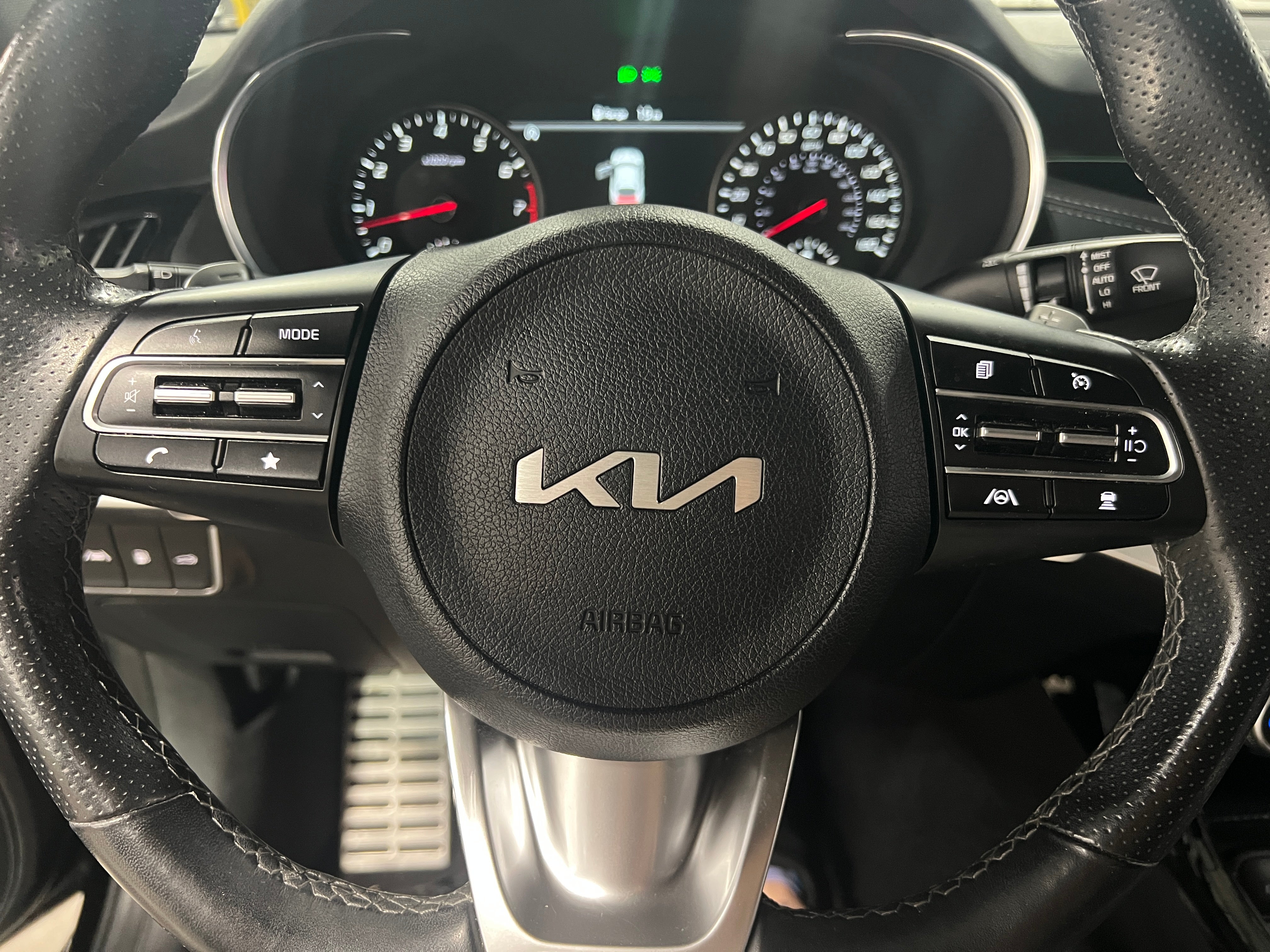 Thumbnail: 2022 Kia Stinger - 4