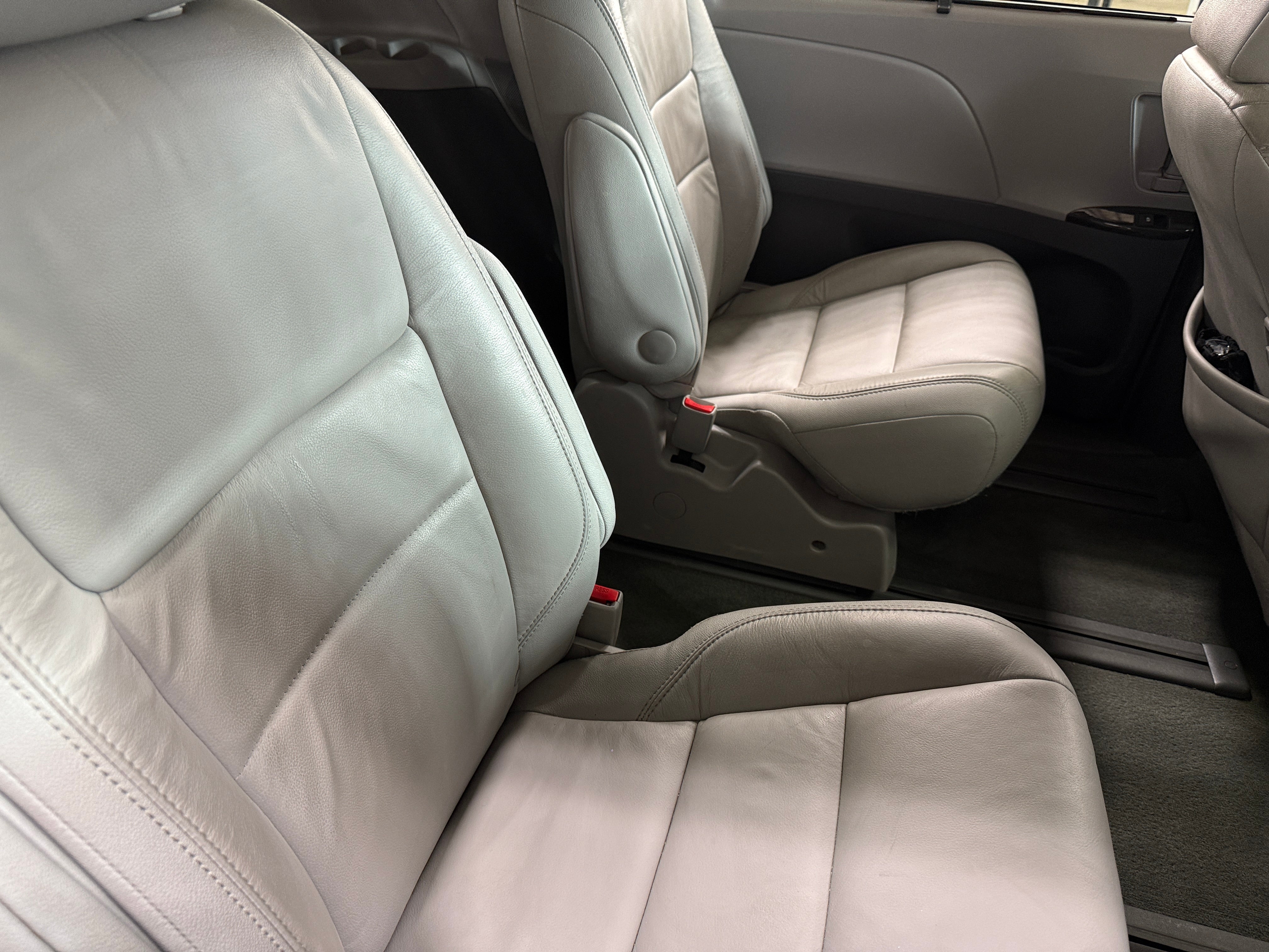 2016 Toyota Sienna XLE Premium 5