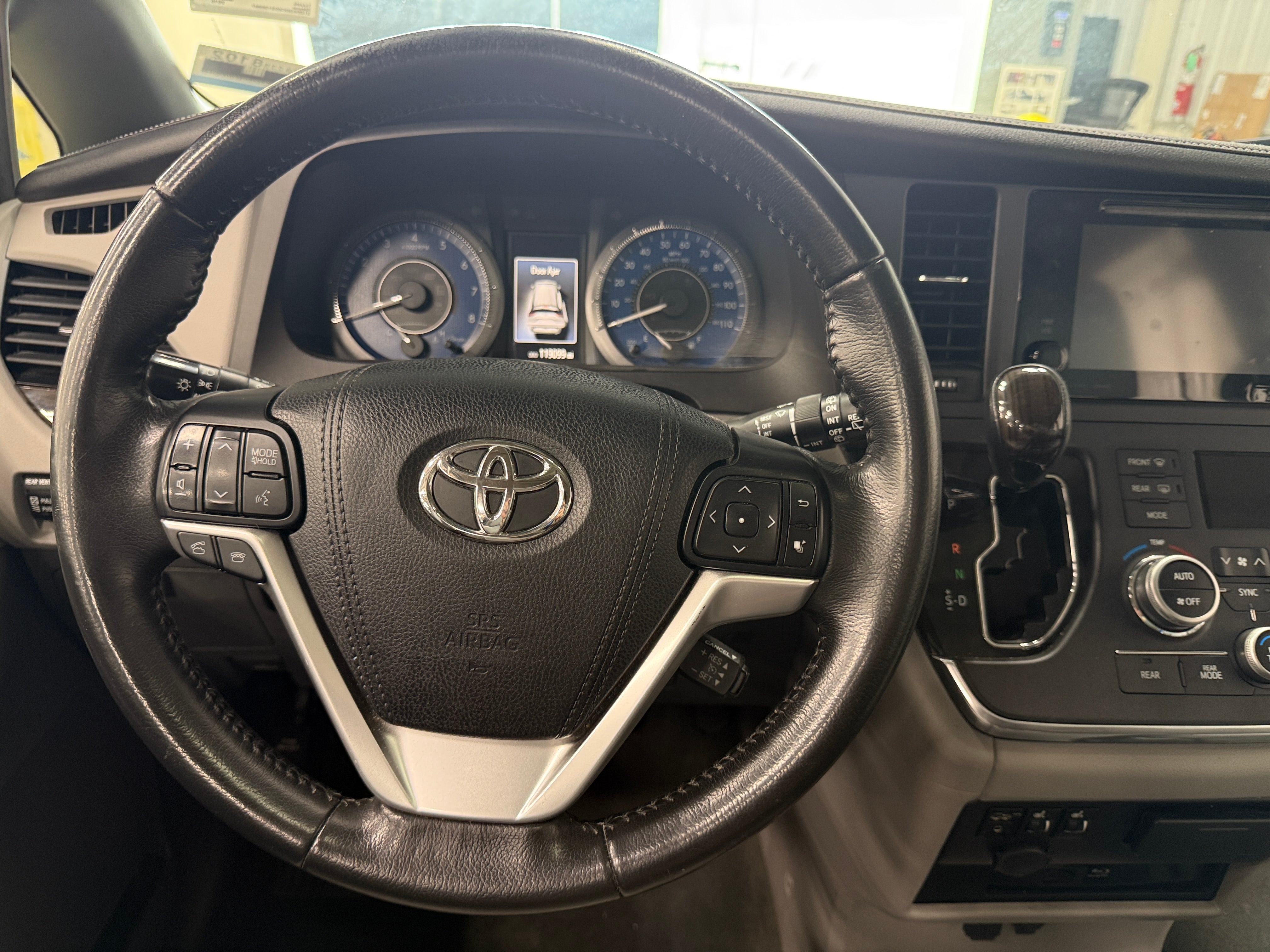 2016 Toyota Sienna XLE Premium 4