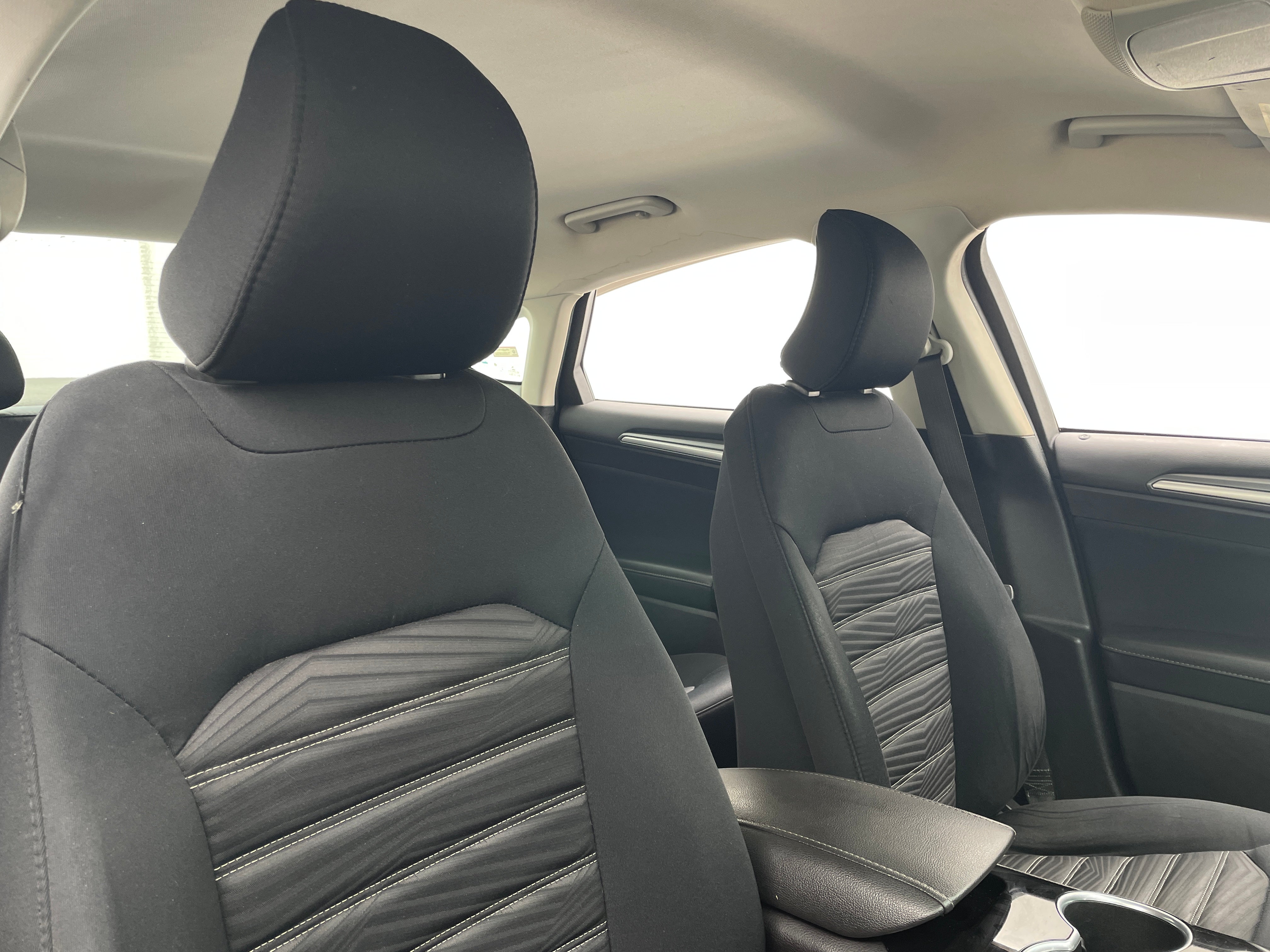 2016 Ford Fusion SE 2