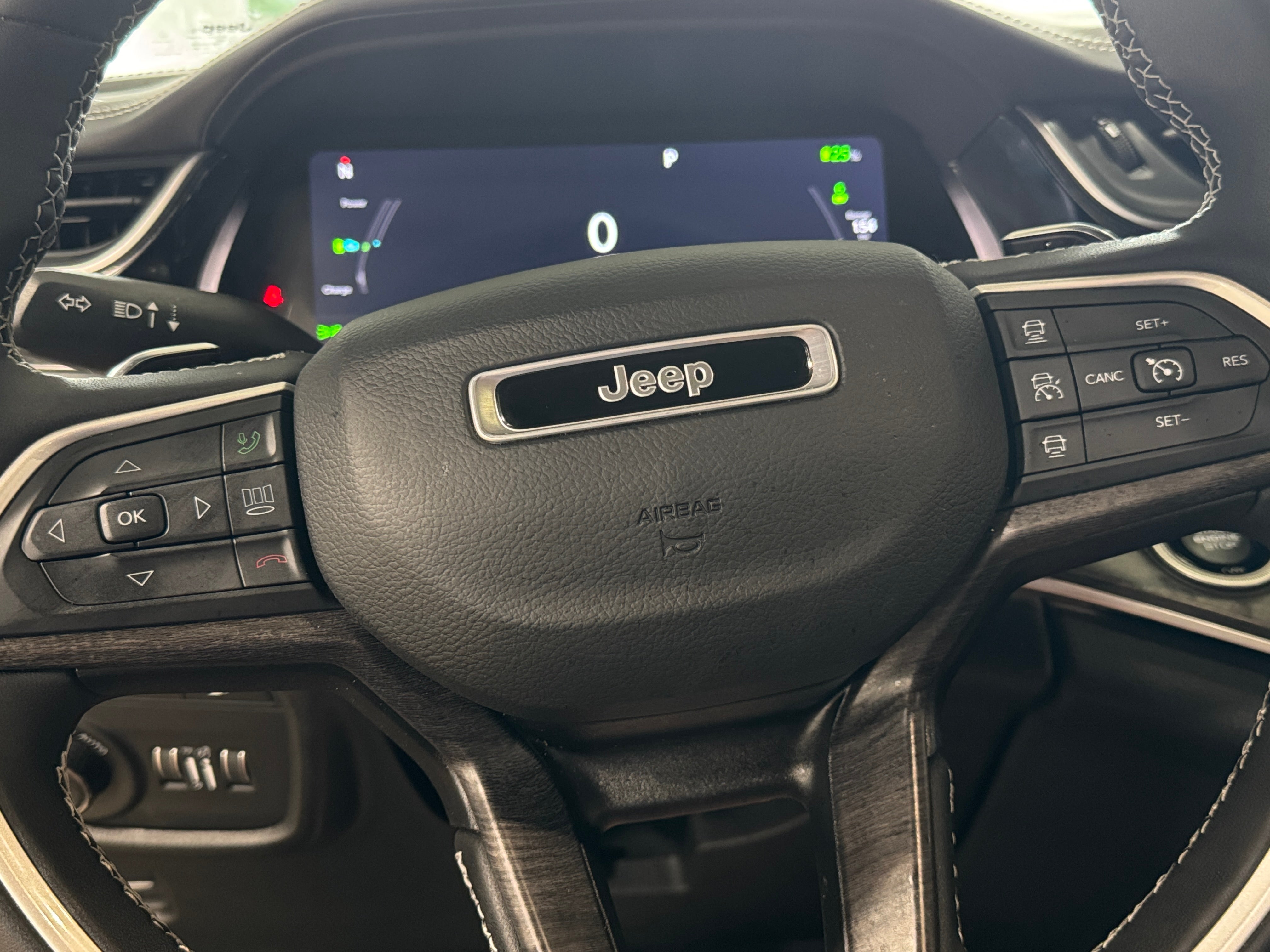 Thumbnail: 2022 Jeep Grand Cherokee - 5