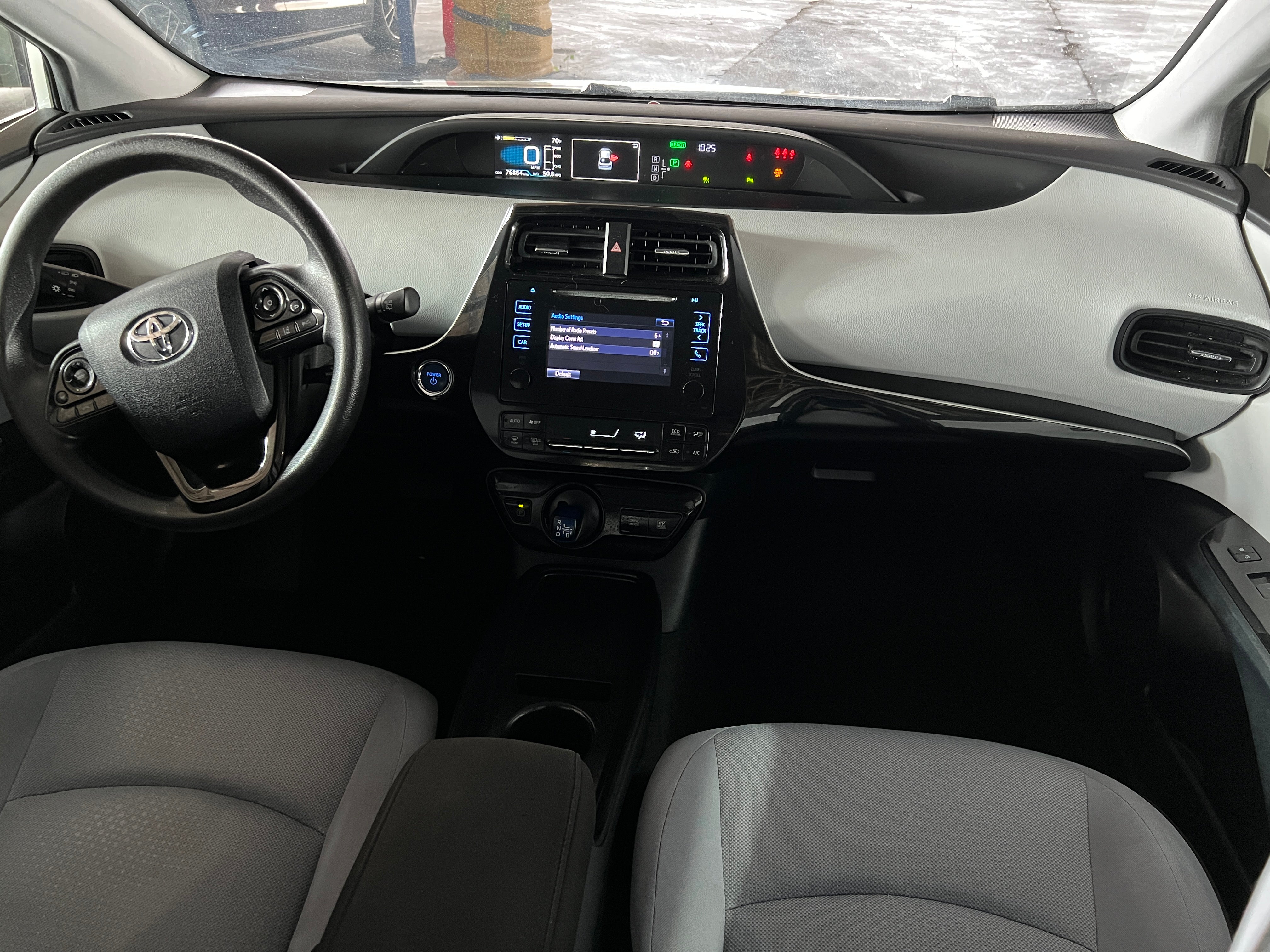 2019 Toyota Prius LE 3