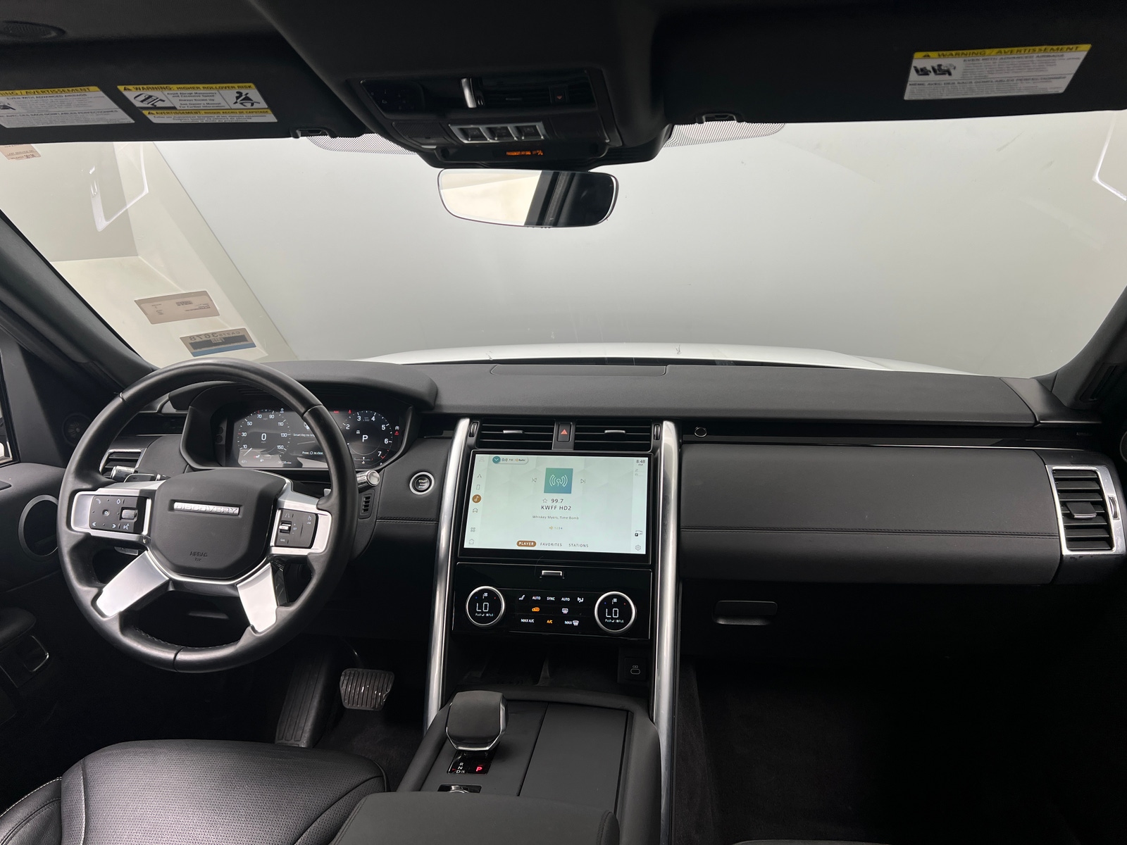 Thumbnail: 2021 Land Rover Discovery - 2