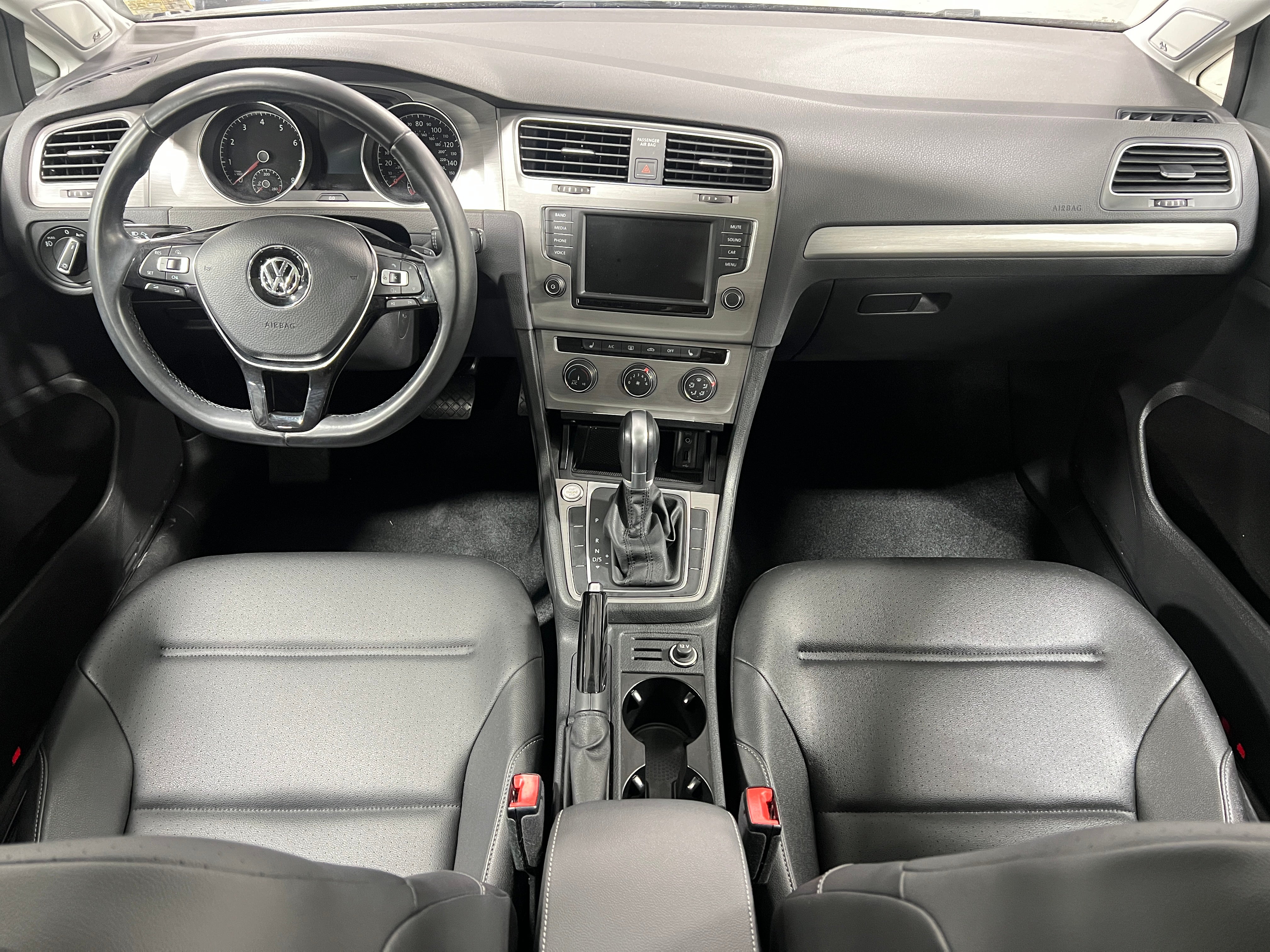 2017 Volkswagen Golf SE 3