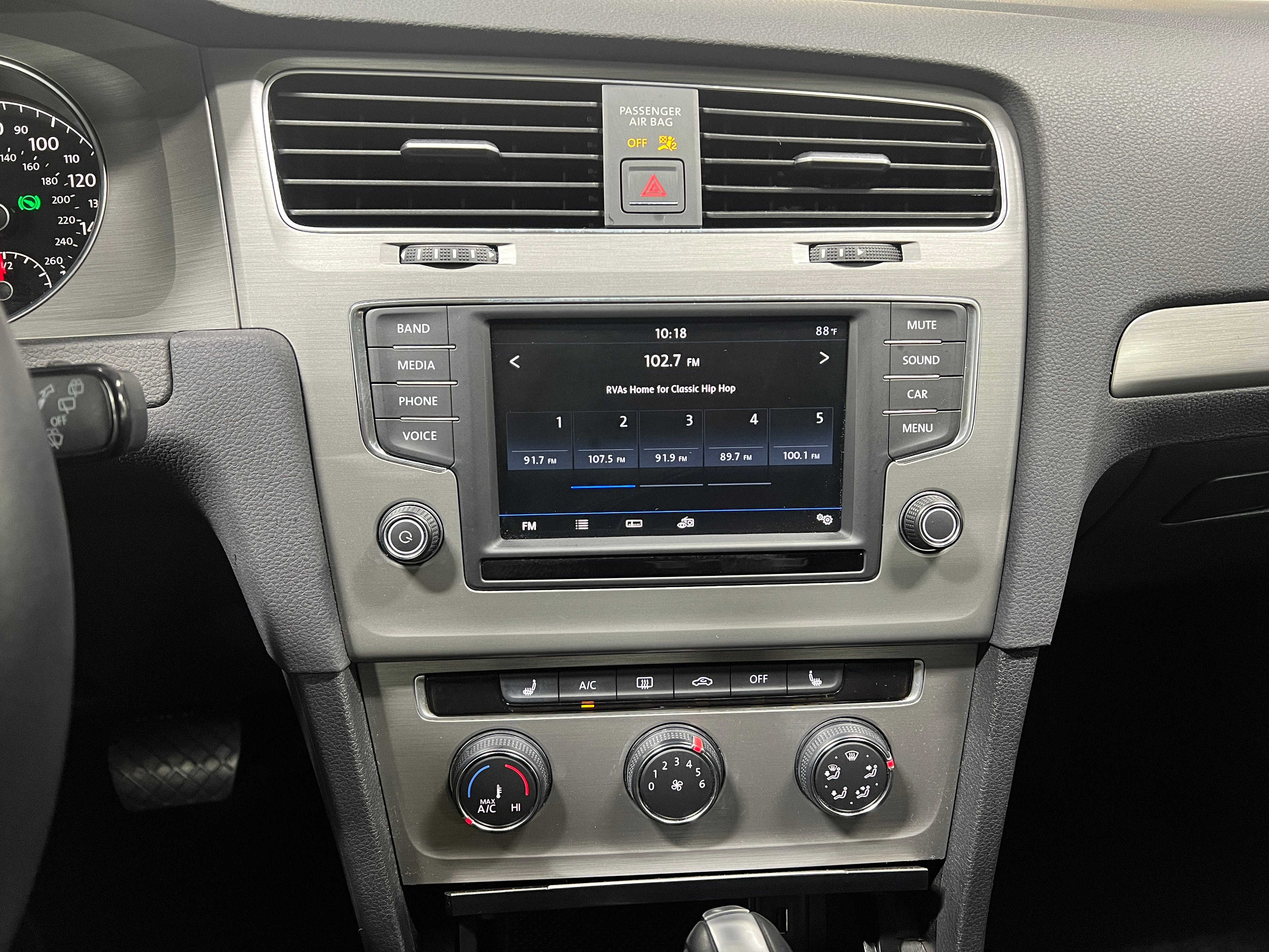 2017 Volkswagen Golf SE 4