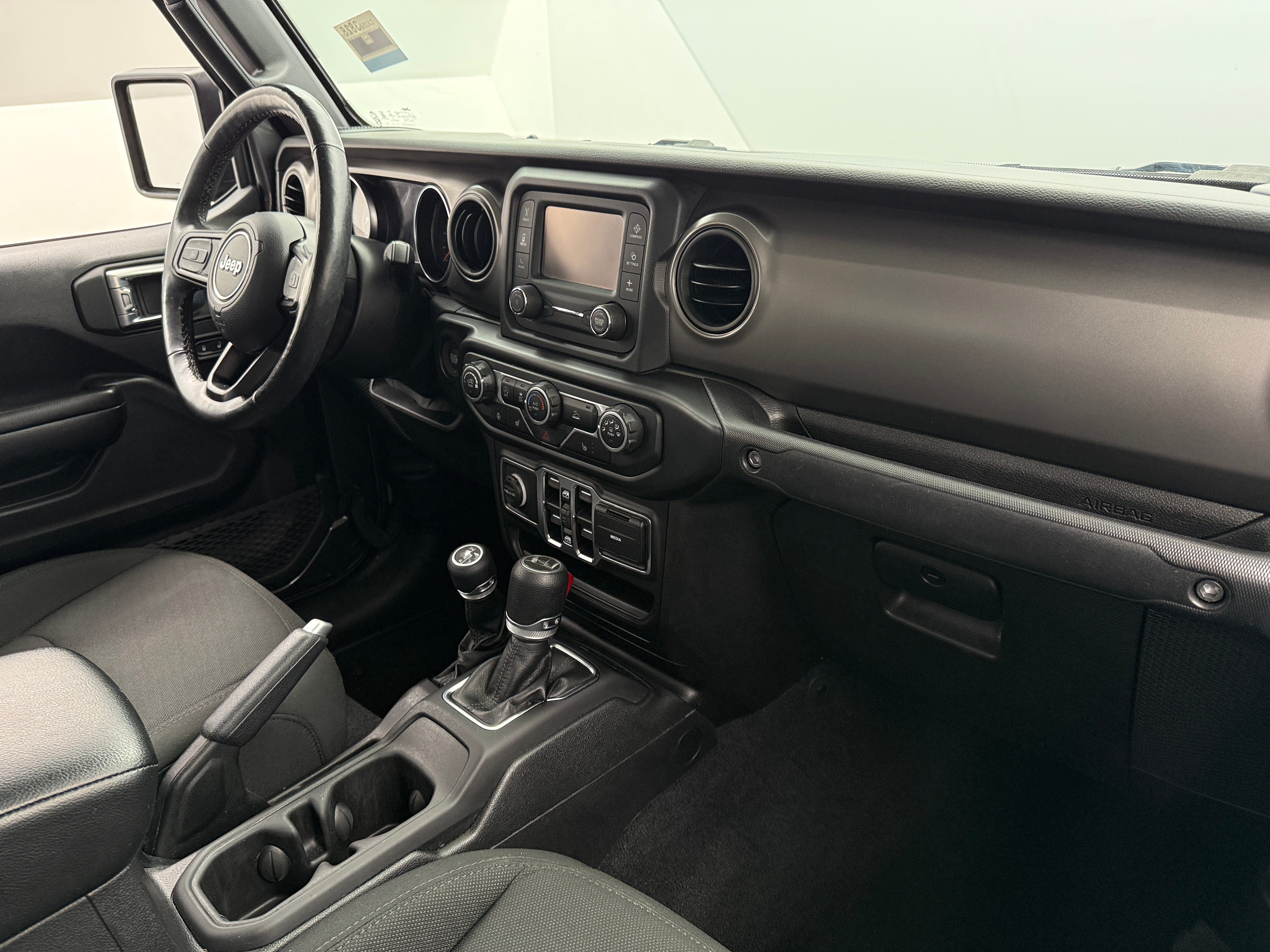 Thumbnail: 2021 Jeep Gladiator - 3