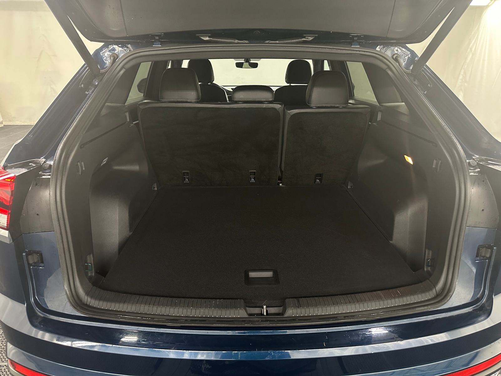 Thumbnail: 2021 Volkswagen Atlas - 6