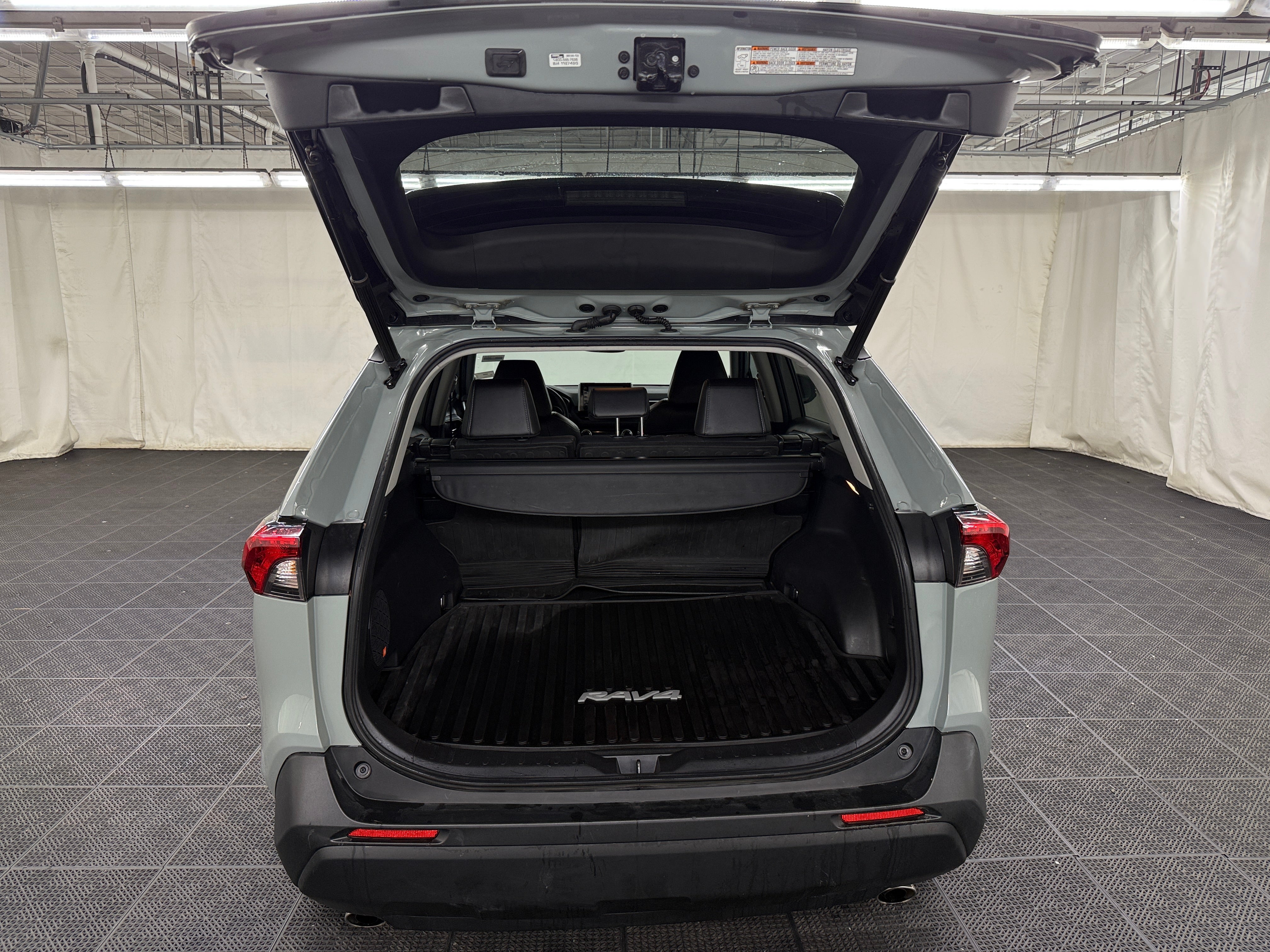 Thumbnail: 2021 Toyota RAV4 - 6