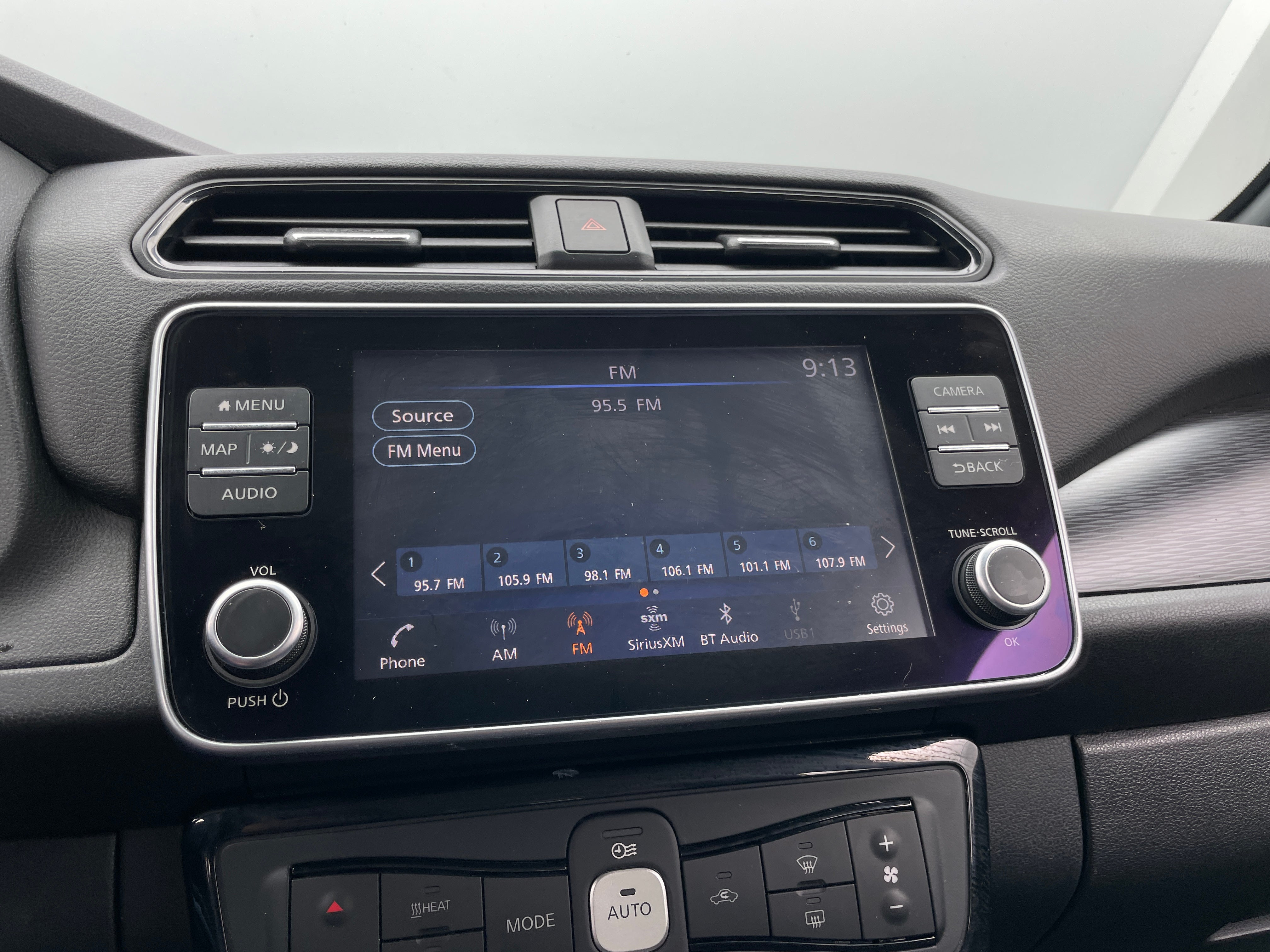 Thumbnail: 2024 Nissan Leaf - 4