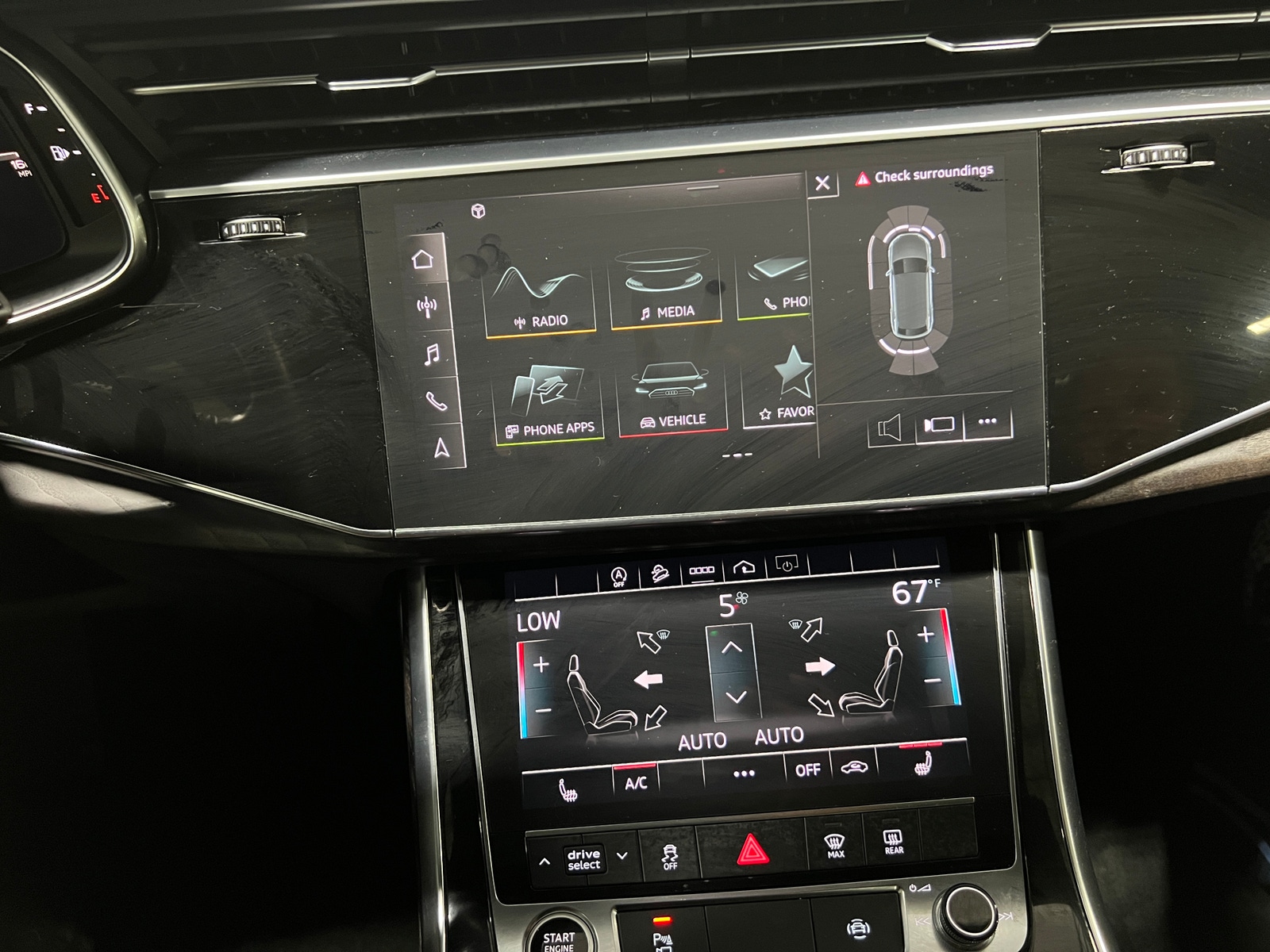 Thumbnail: 2021 Audi Q8 - 3