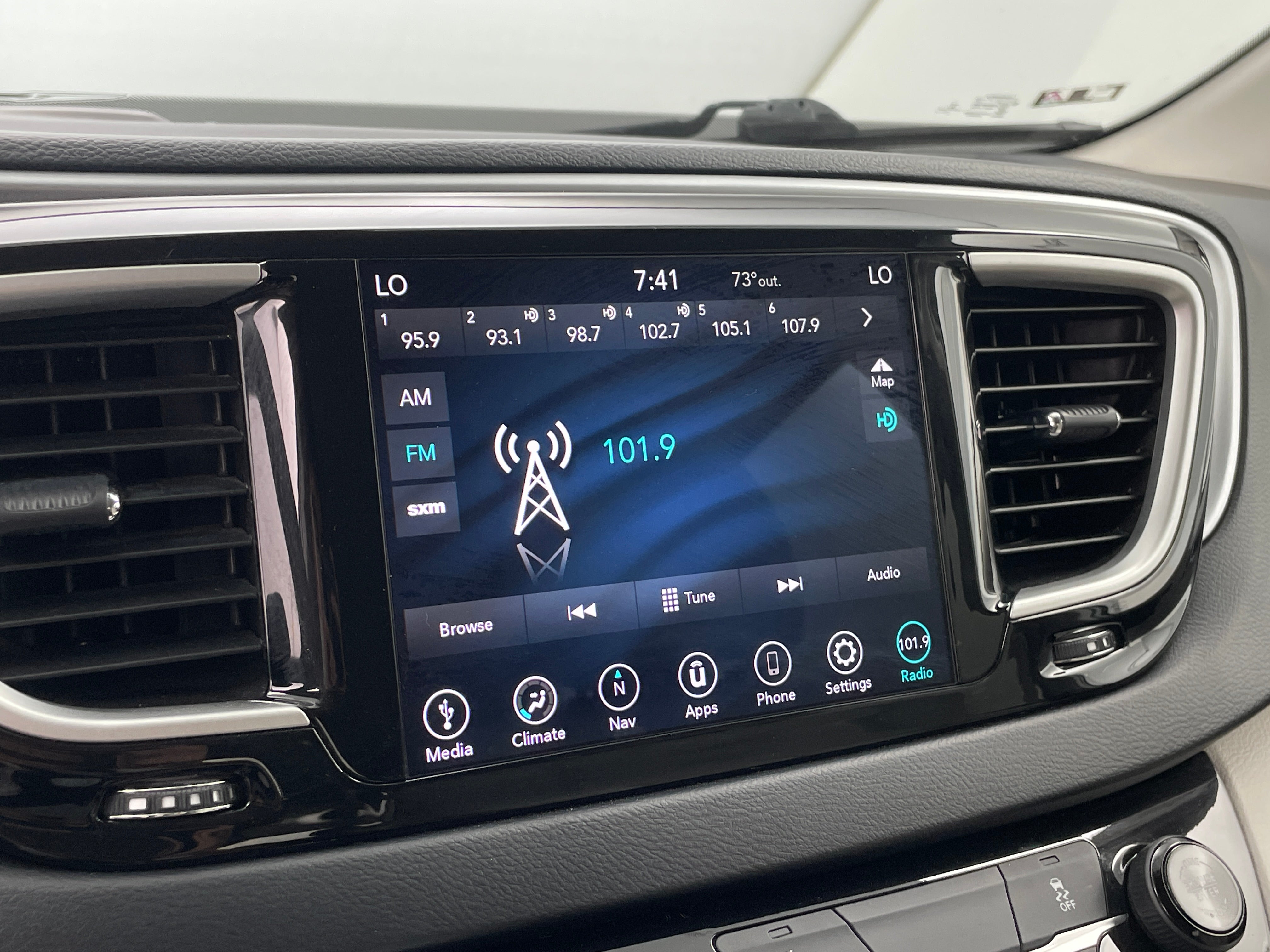 2018 Chrysler Pacifica Hybrid Touring Plus 4