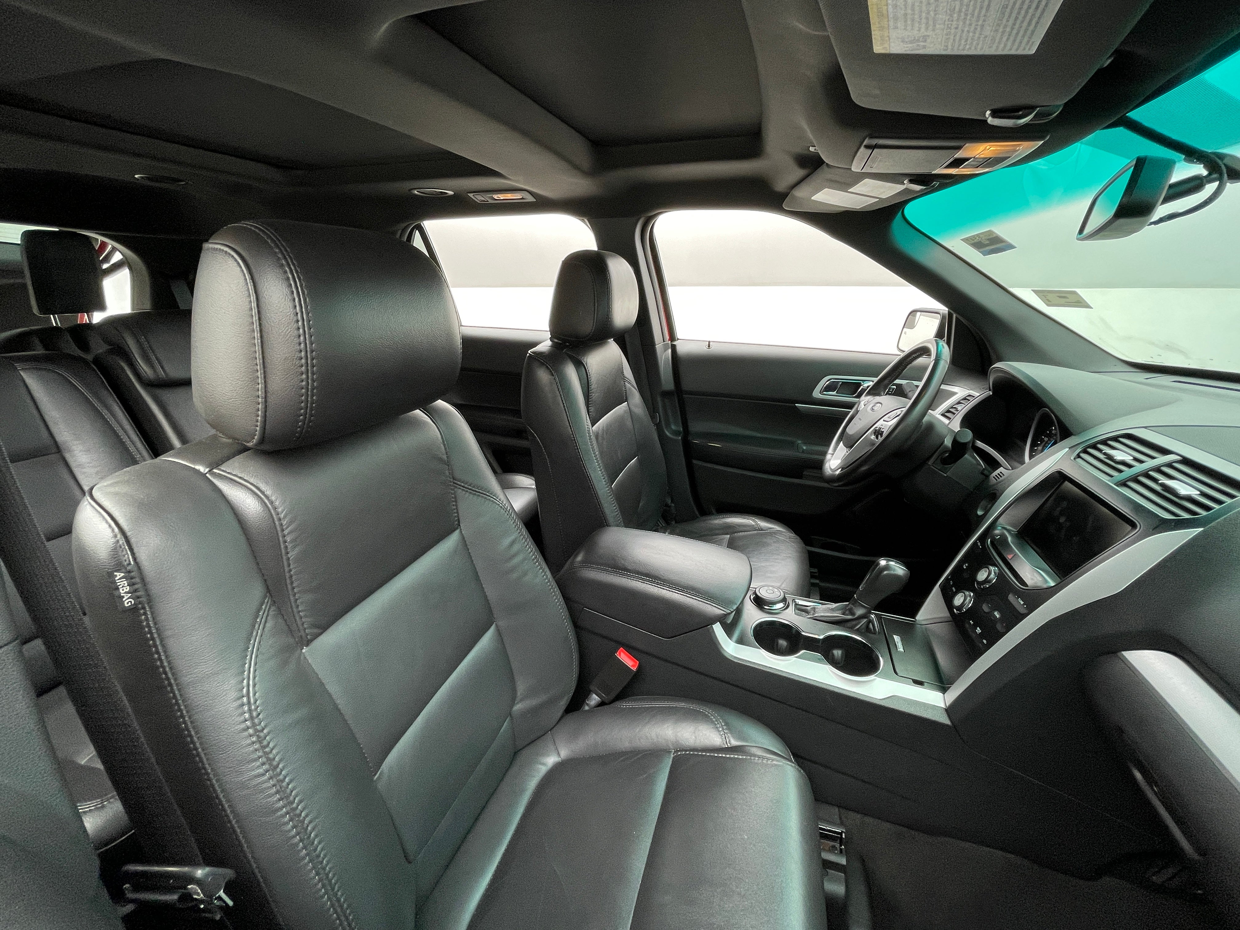 2015 Ford Explorer XLT 2
