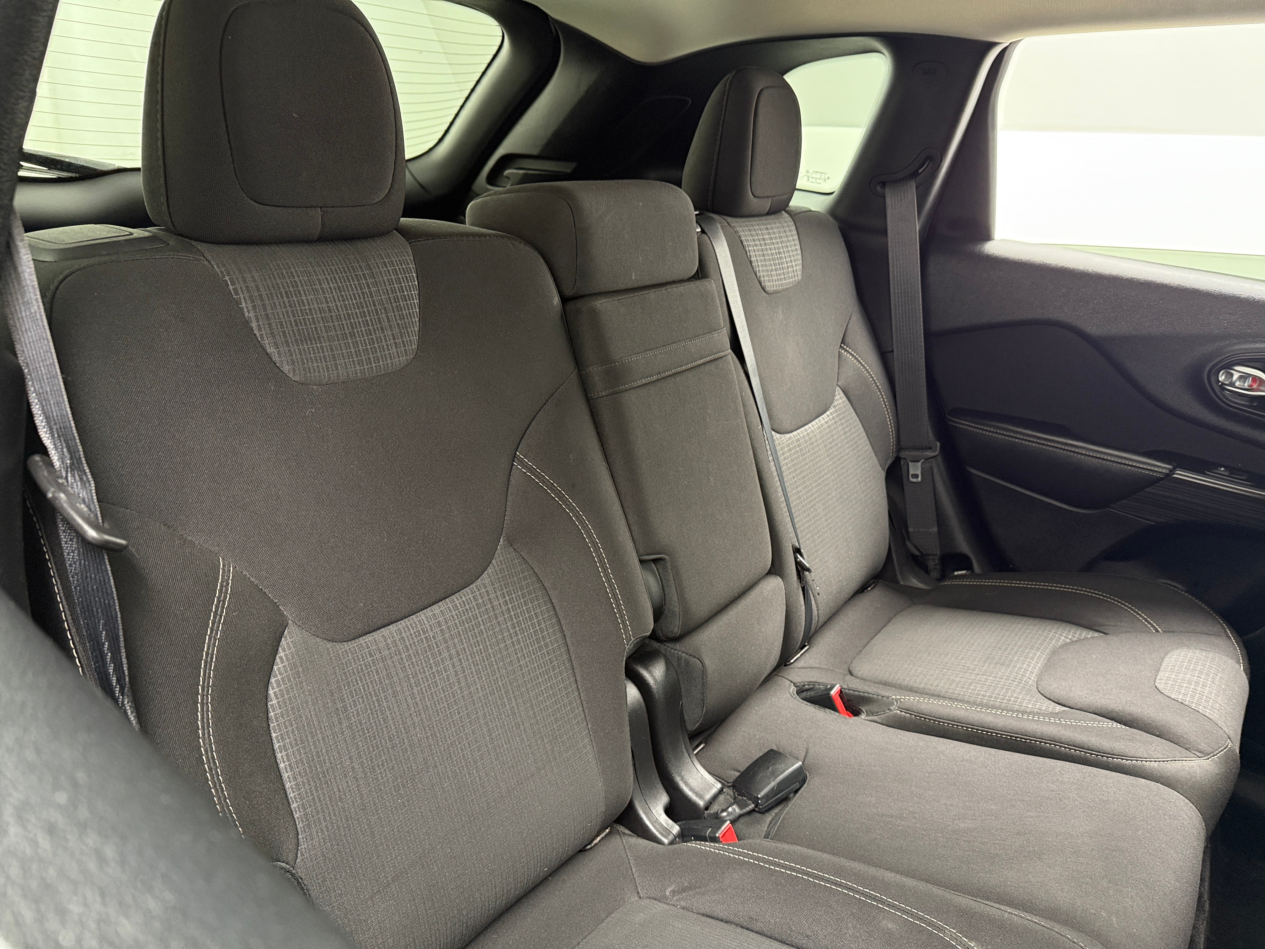 Thumbnail: 2015 Jeep Cherokee - 6