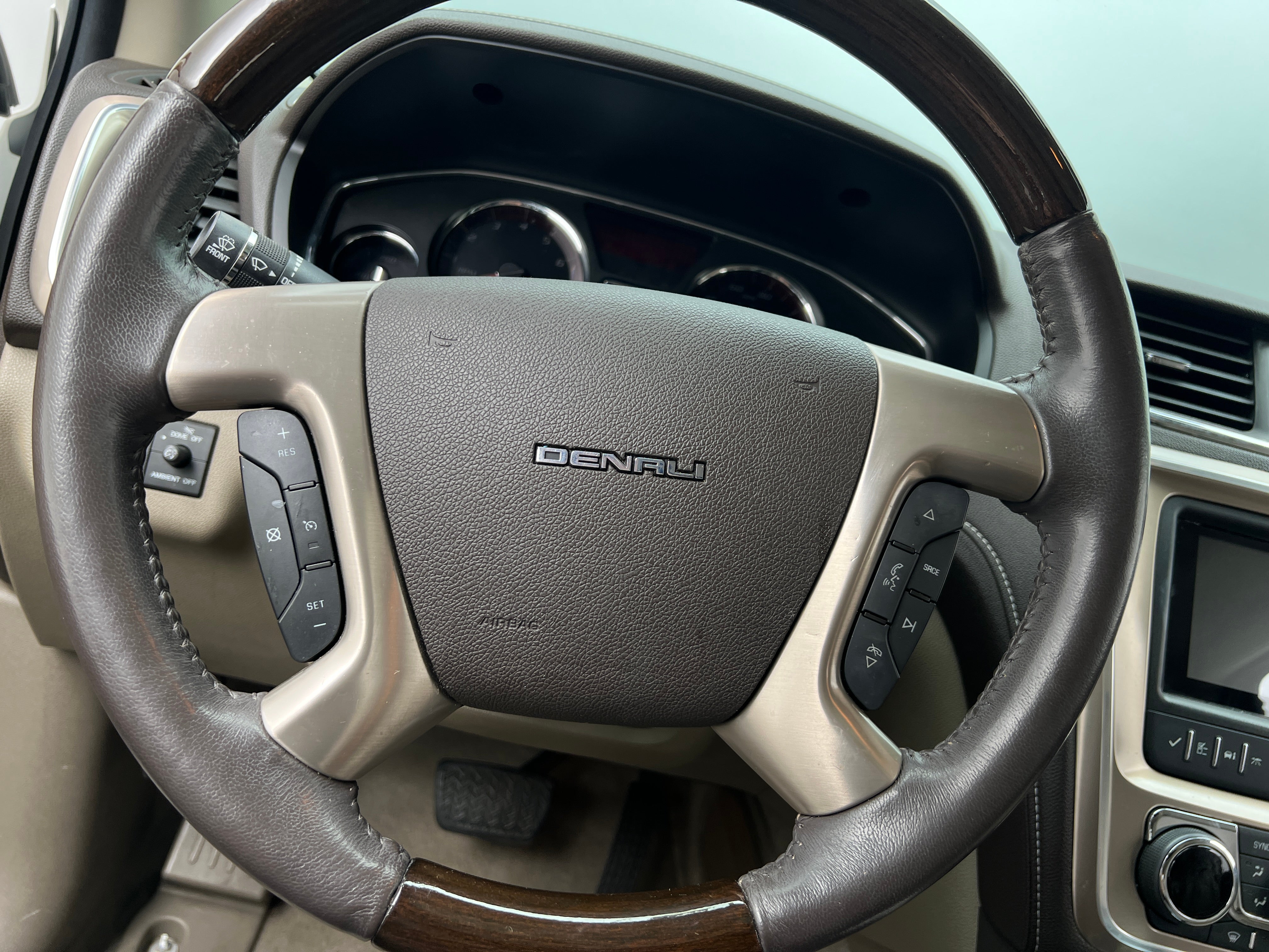 2014 GMC Acadia Denali 4