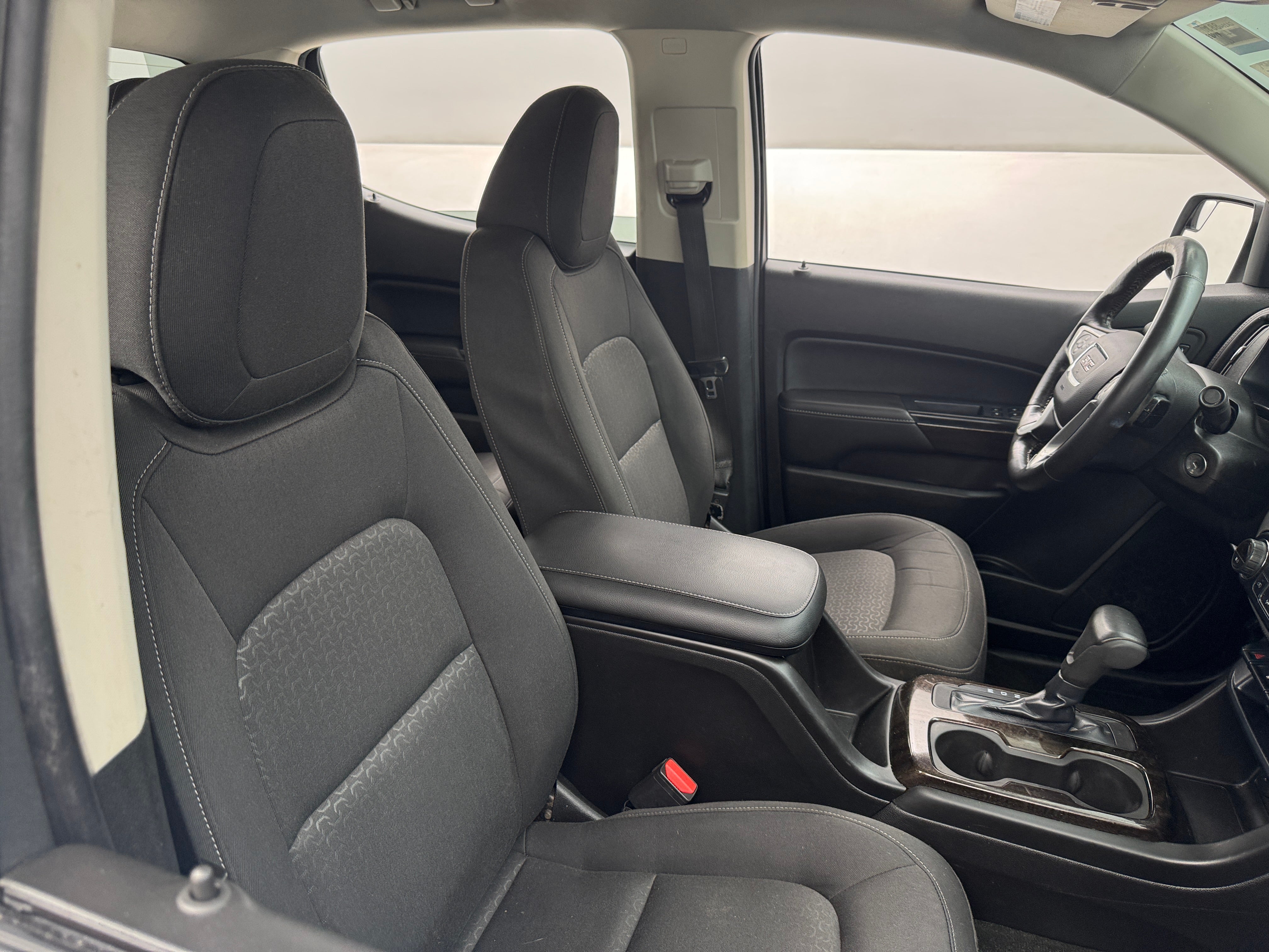 2015 GMC Canyon SLE 2
