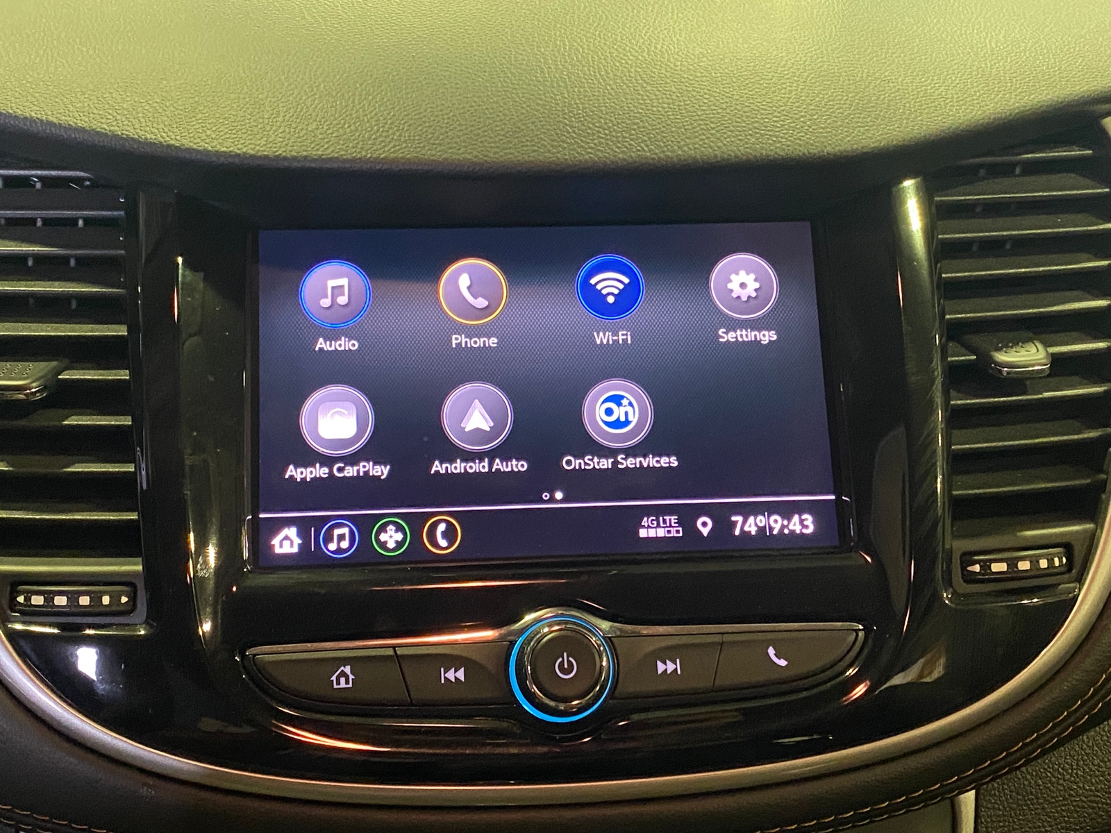 Thumbnail: 2022 Chevrolet Trax - 3