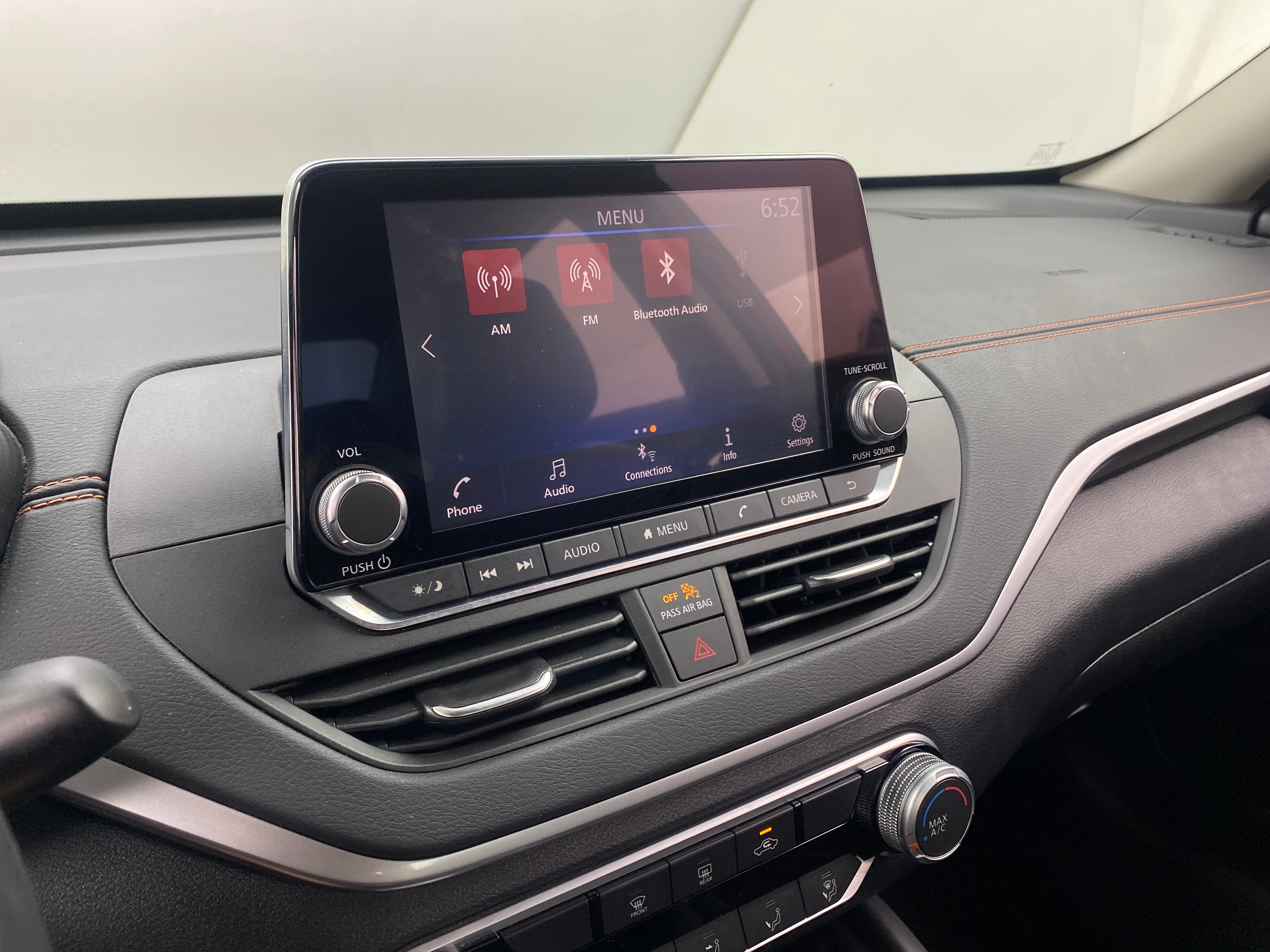 2020 Nissan Altima SR 4