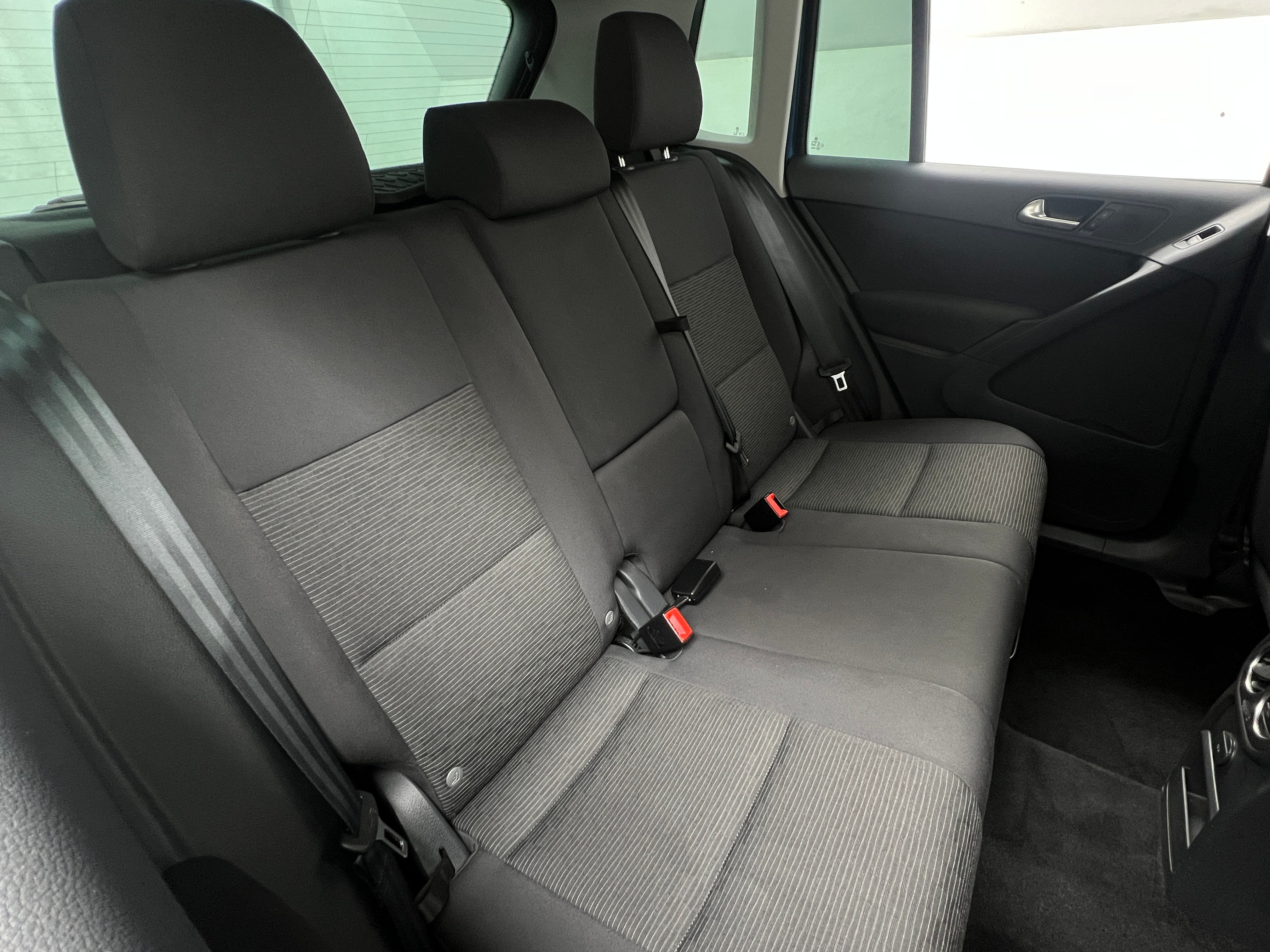 Thumbnail: 2018 Volkswagen Tiguan - 6